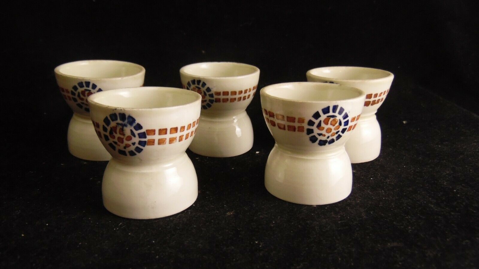 Lot de 5 coquetiers anciens en faience