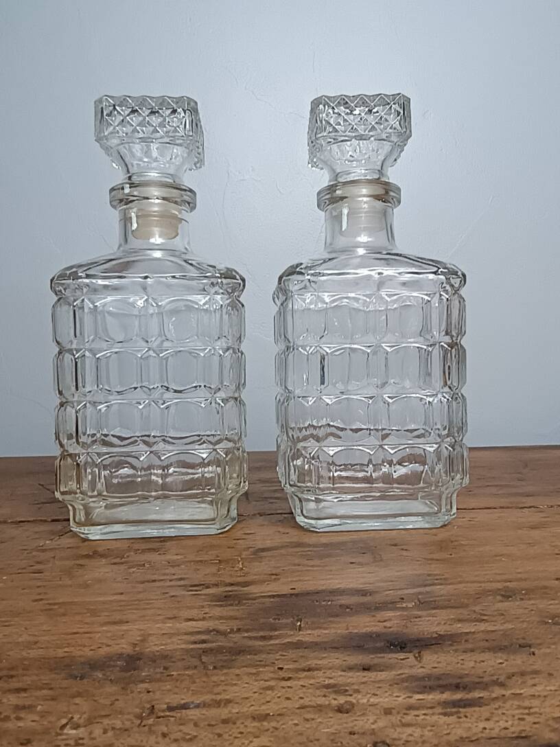 Vintage whisky decanter set