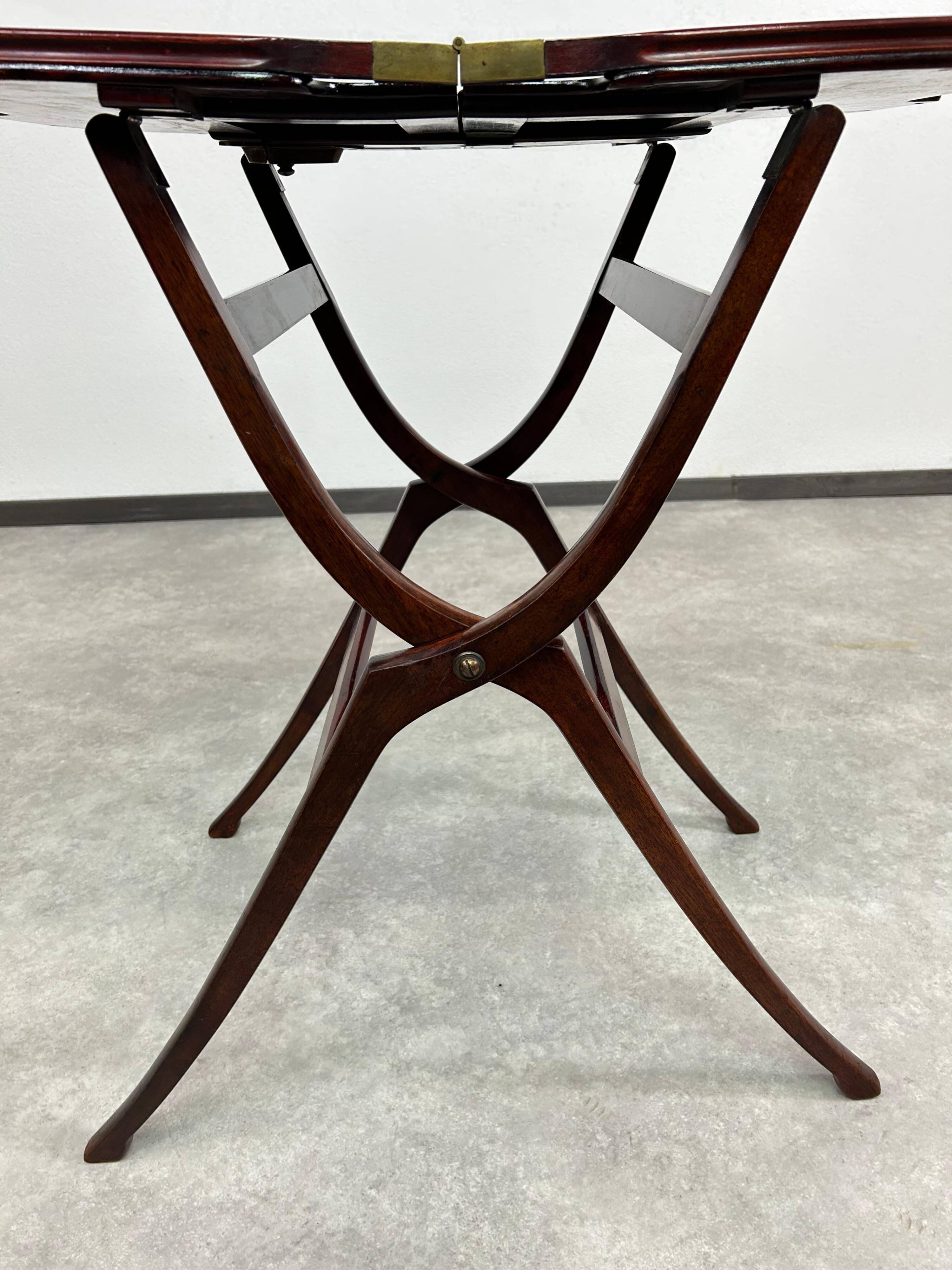 Folding table in mahogany in the style of the Vienna Secession.