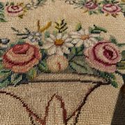 Ecran de cheminée en bois et tissu brodé 94X62