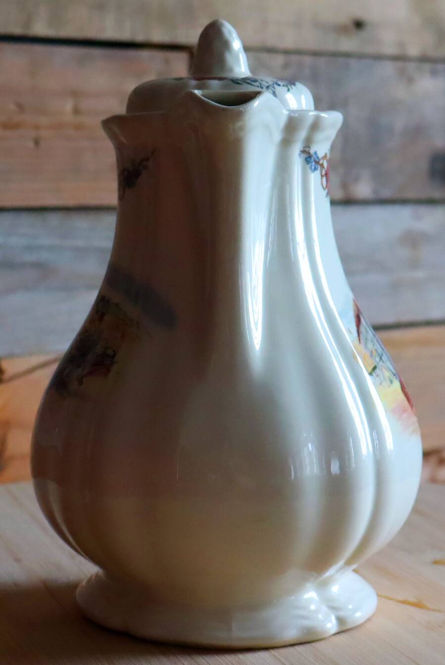 coffee pot / jug in Sarreguemines earthenware – Obernai model