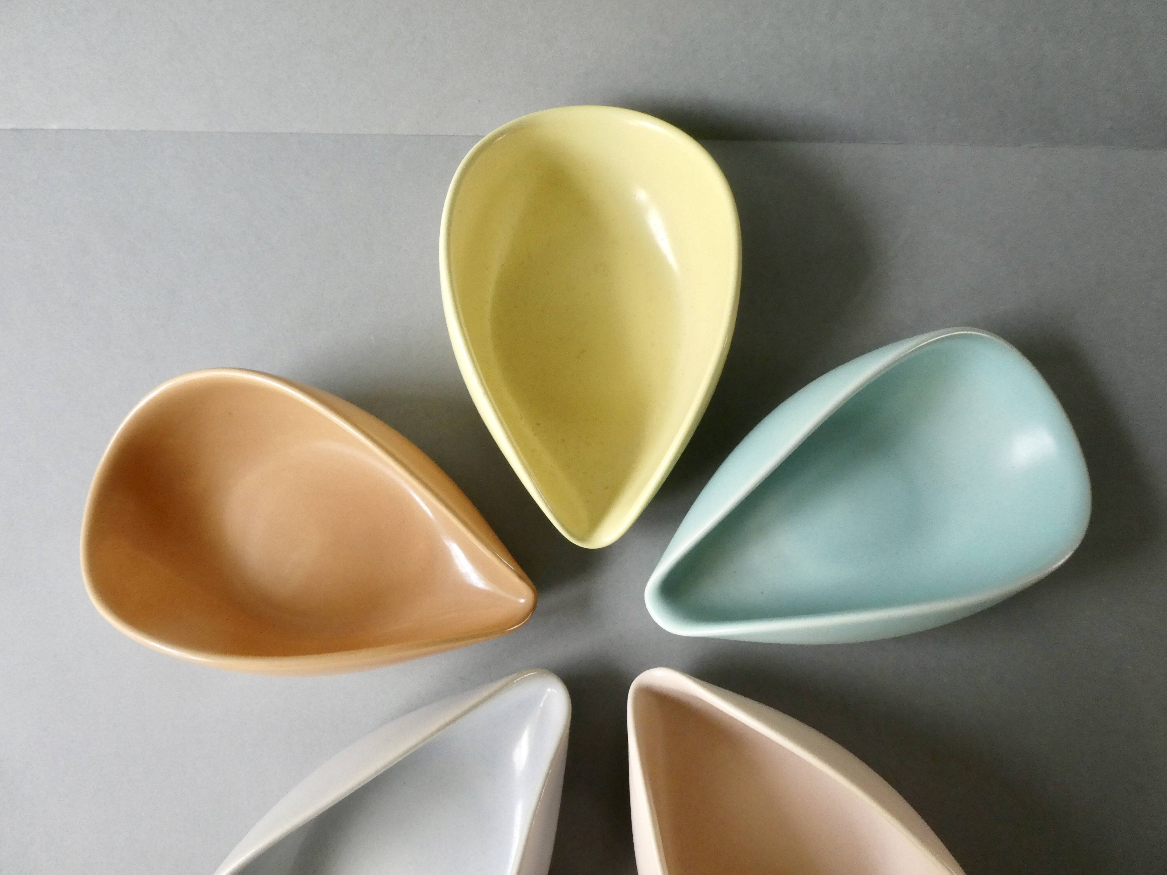 5 ceramic cups from the 50s, pastel tone