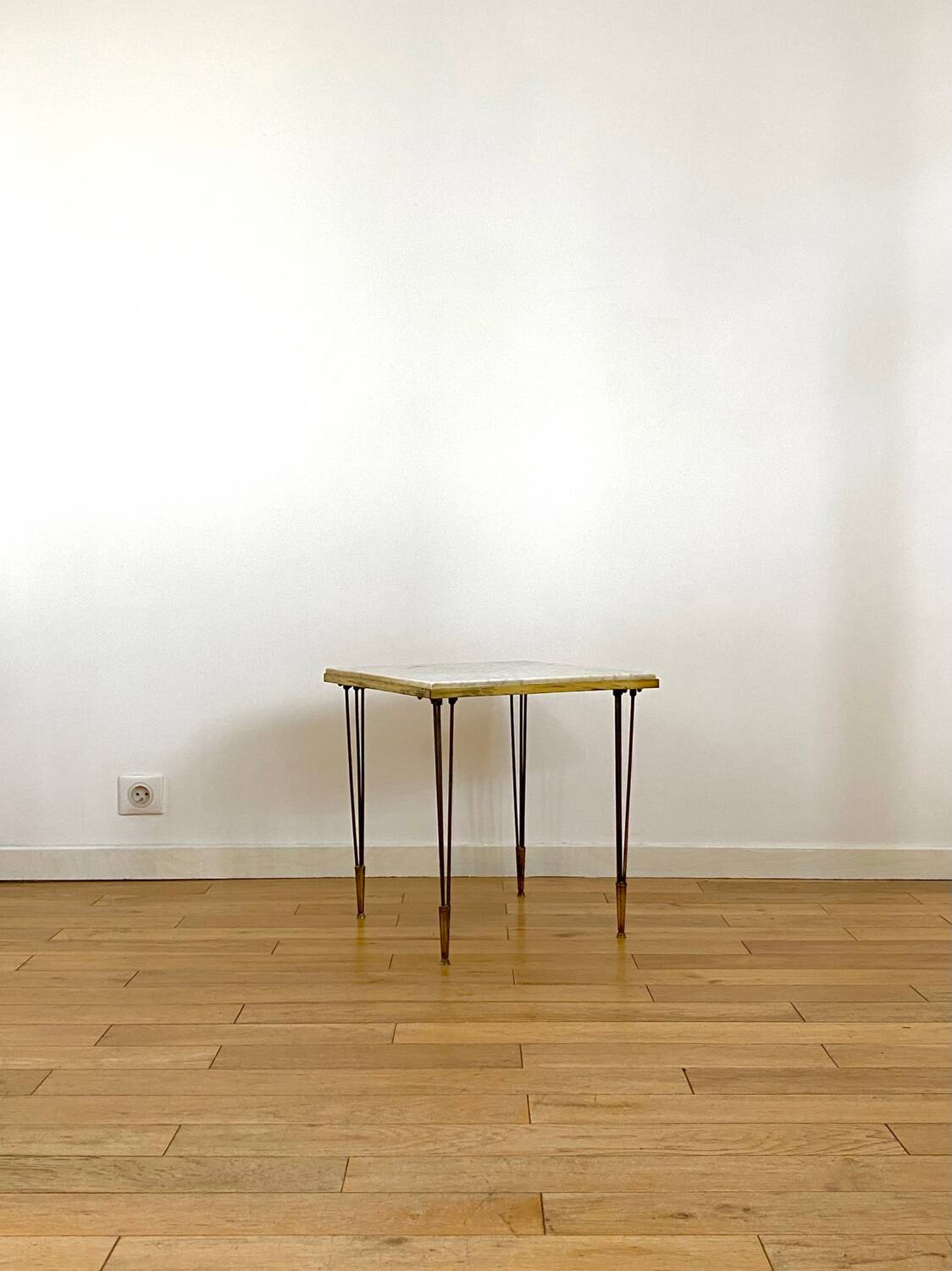 End table in gold metal, white marble top. 60s