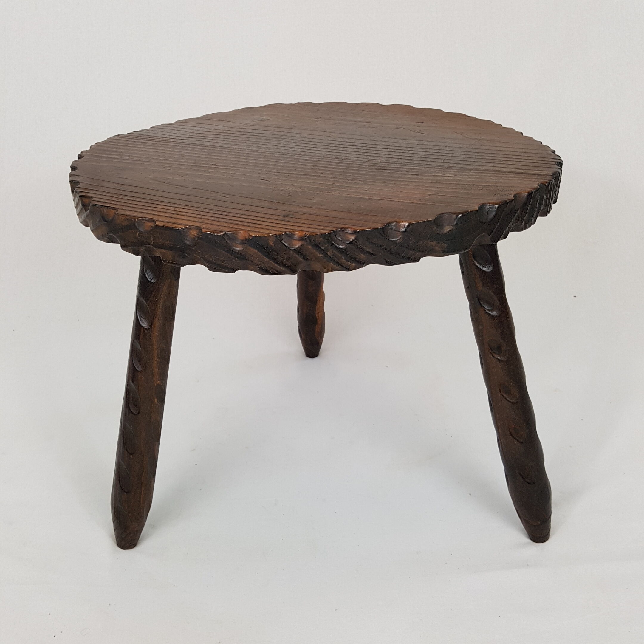 Coffee table in solid wood, tripod