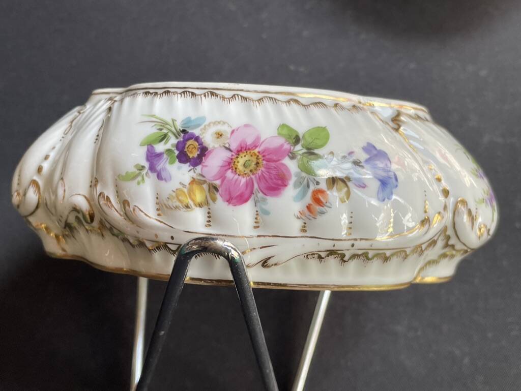 Large candy box – Dresden porcelain (Germany)