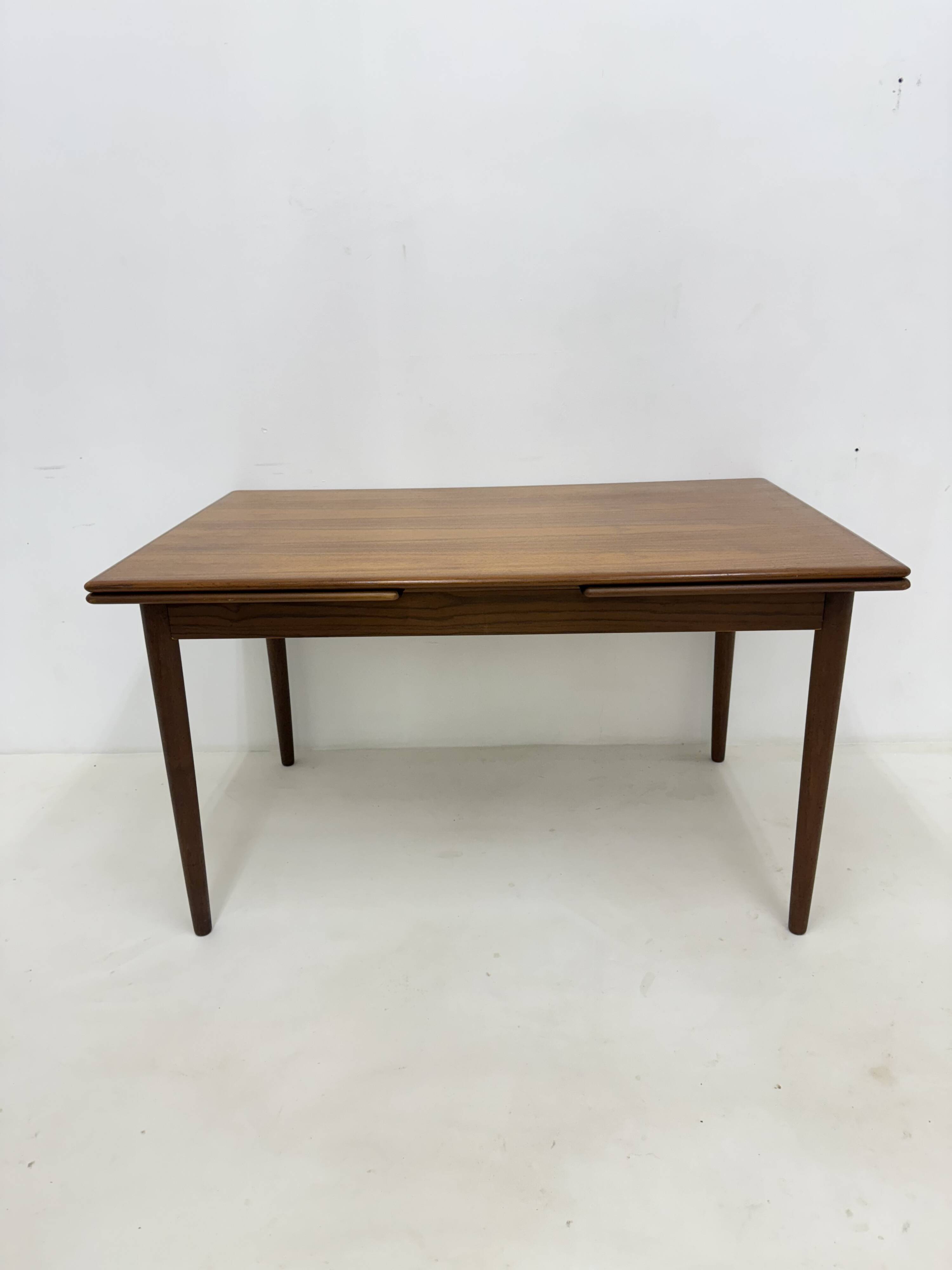 Vintage extendable dining table , 1960’s