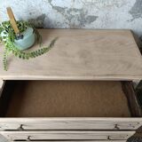 Wooden chest of drawers
