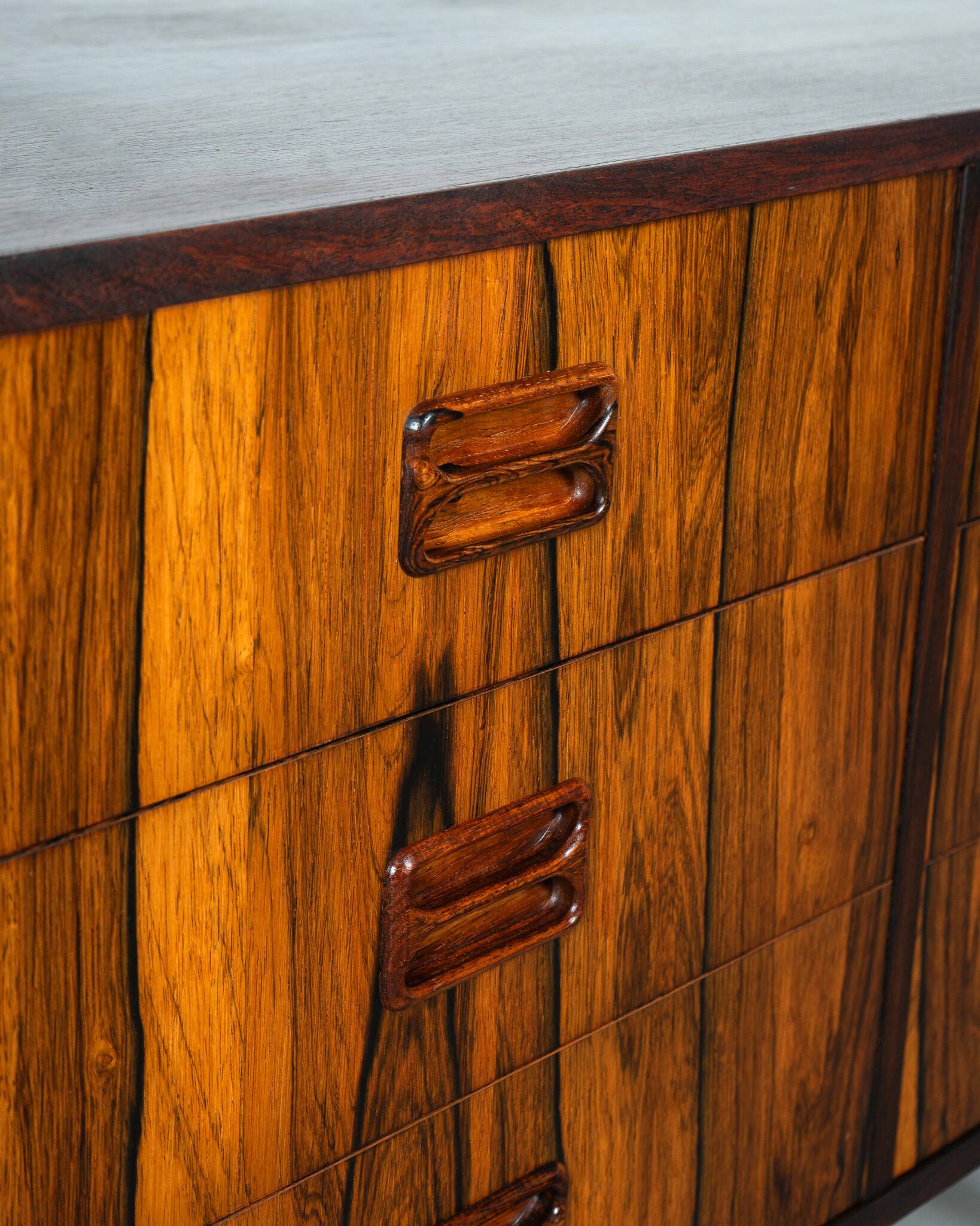 Commode danoise du milieu du siècle en bois de rose
