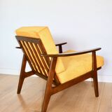 Fauteuil yougoslave restauré du milieu du siècle en jaune doré