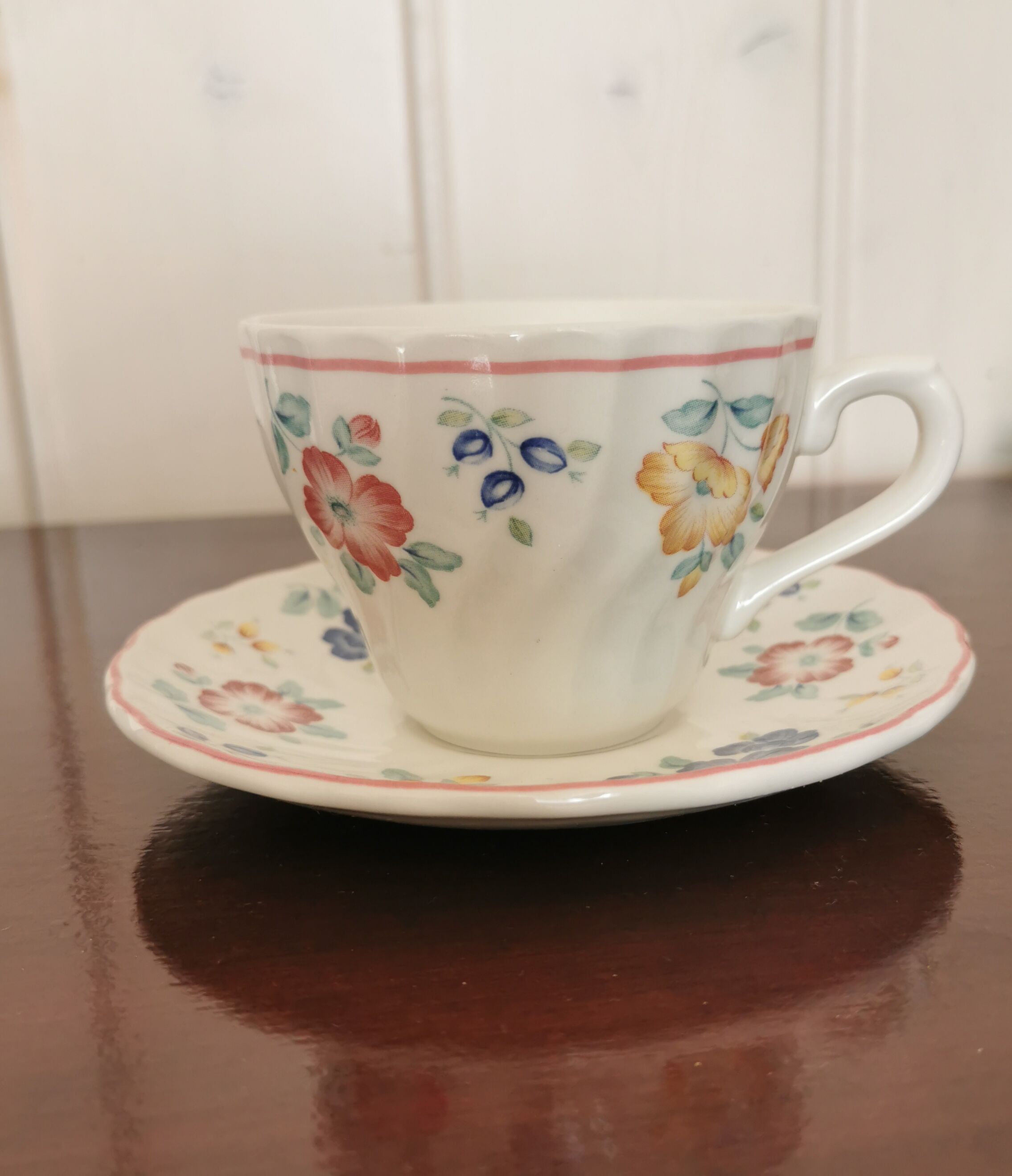 6 cups churchil made in England coffee or tea
