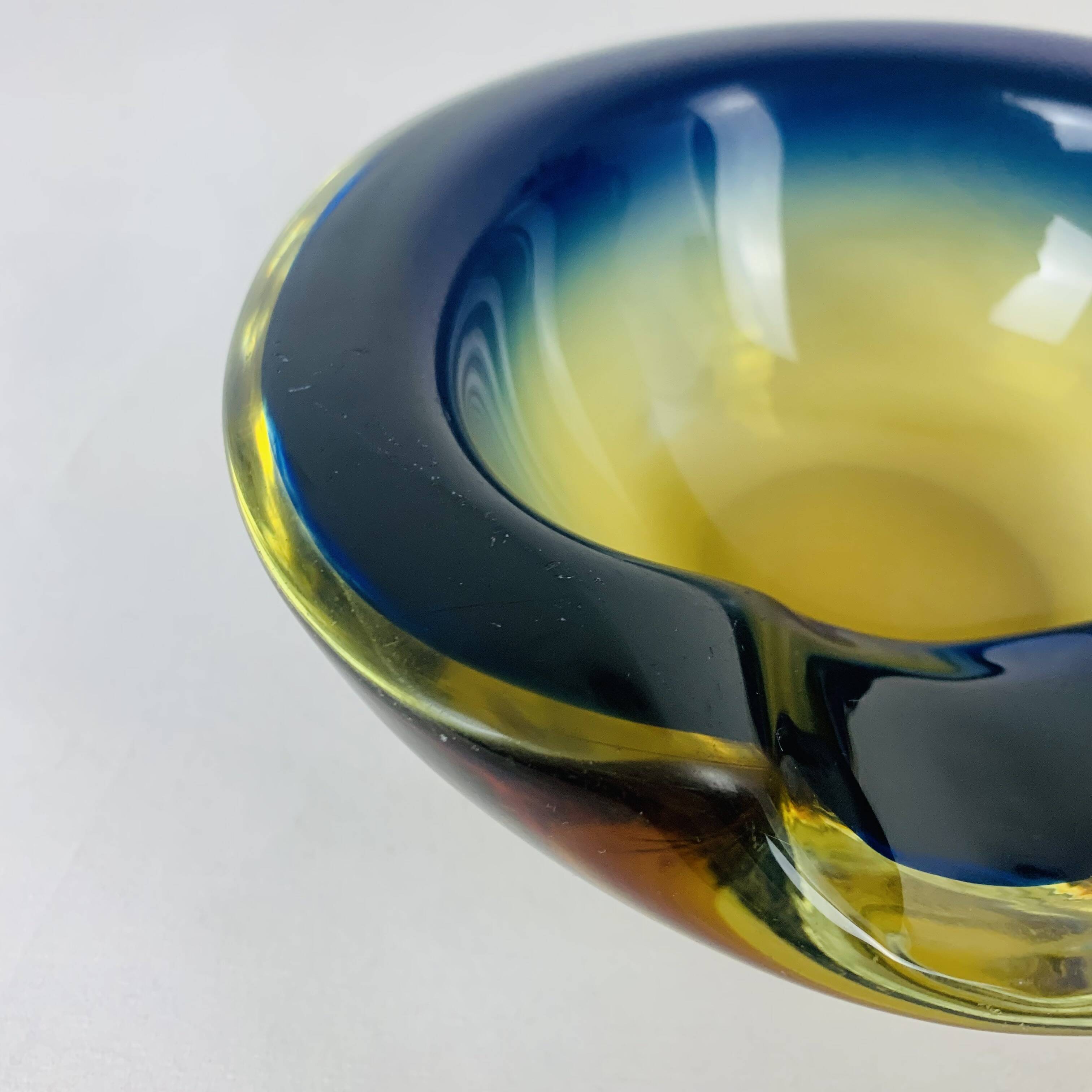 Sommerso Murano glass empty pocket ashtray