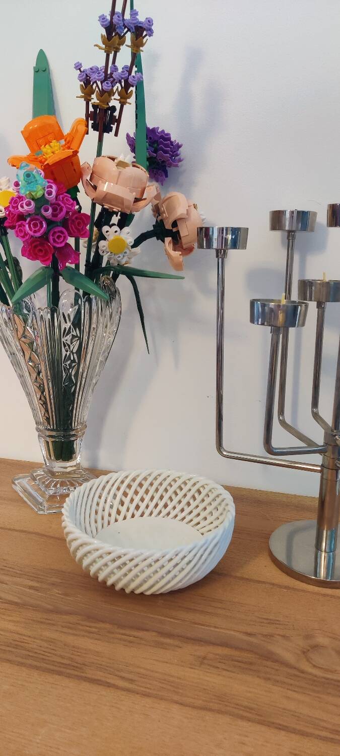 Braided cup