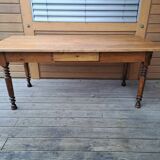 Farm table