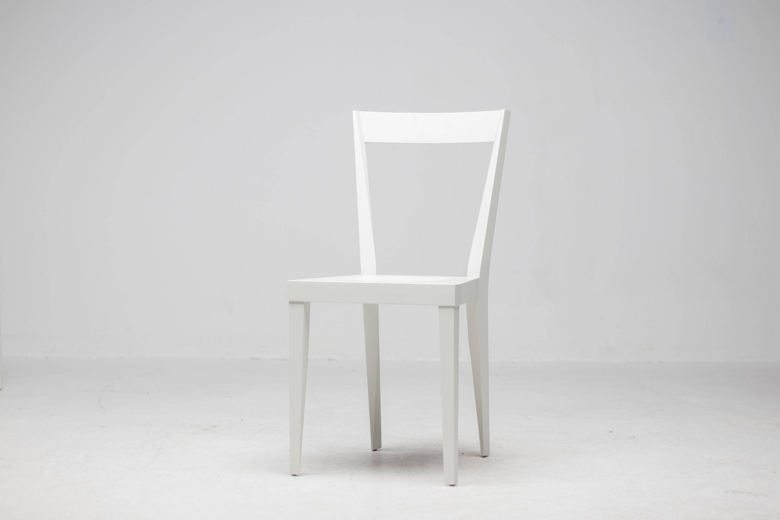 Lot de quatre chaises livia blanches, Gio Ponti