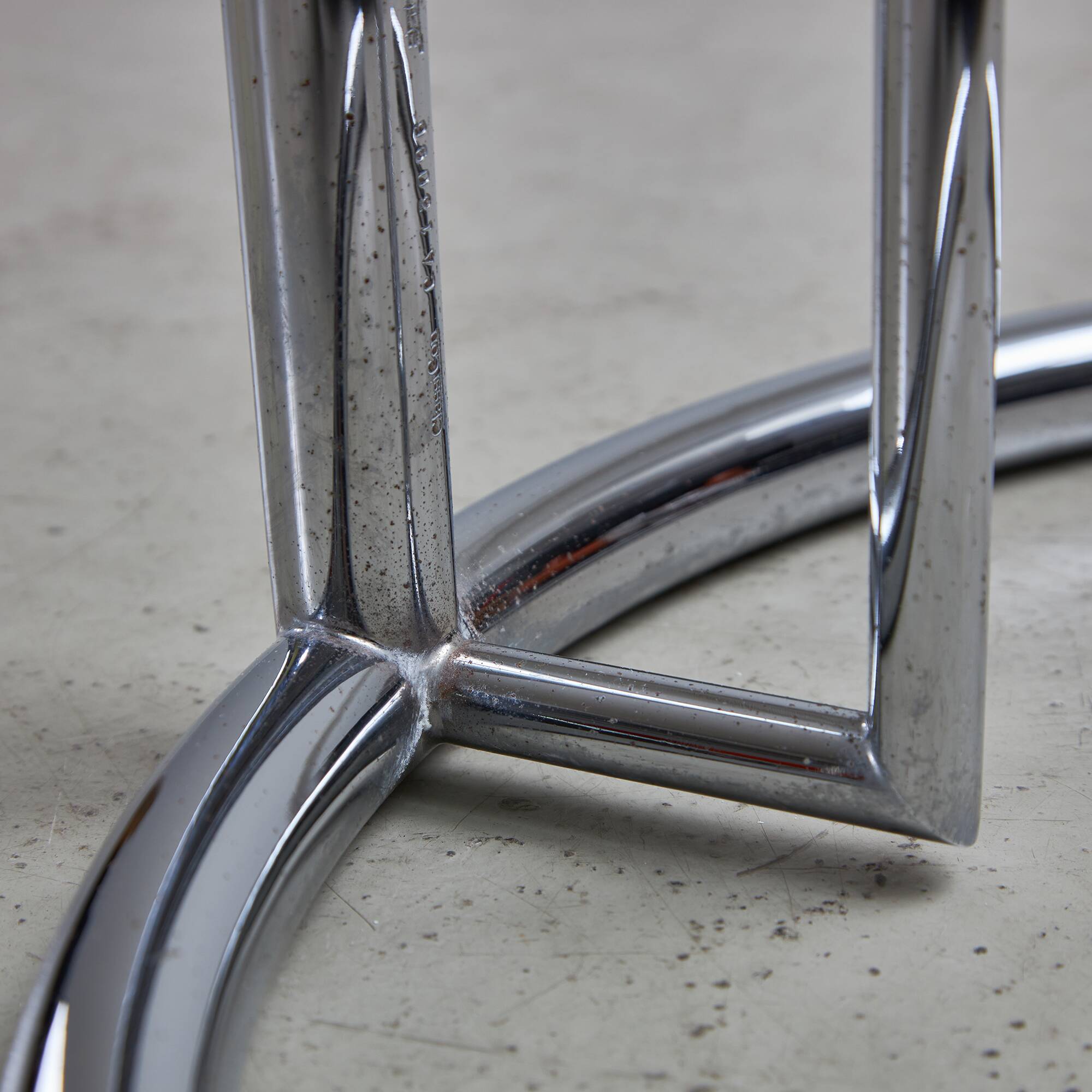 E-1027 Adjustable Table by Eileen Gray by Classicon, 1927