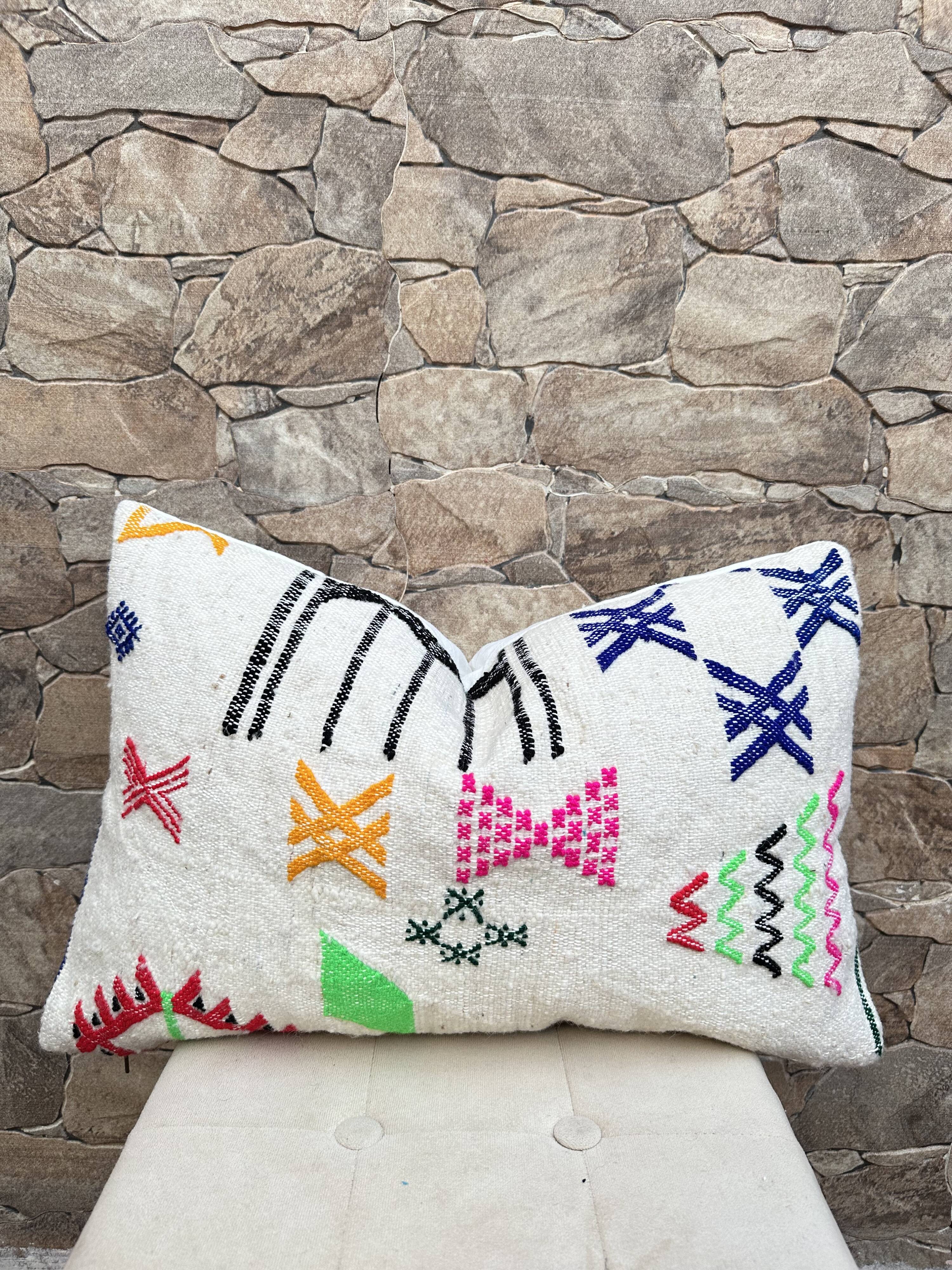 Handmade cushion cover in Berber wool Moroccan Kilim cushion 60x40