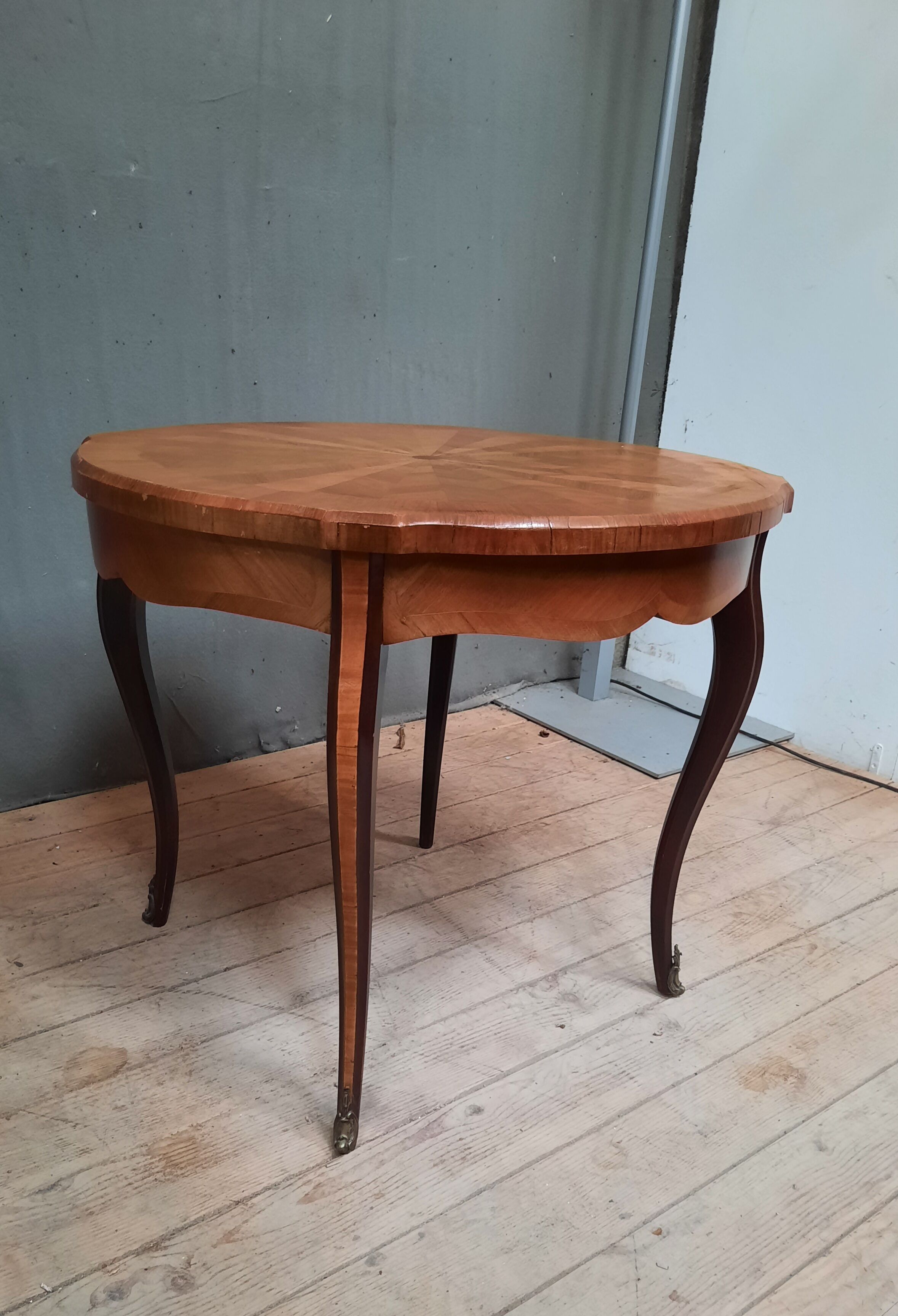 Coffee table in marquetry