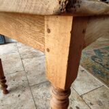 Table de drapier en chêne massif doré 230x73cm deux tiroirs
