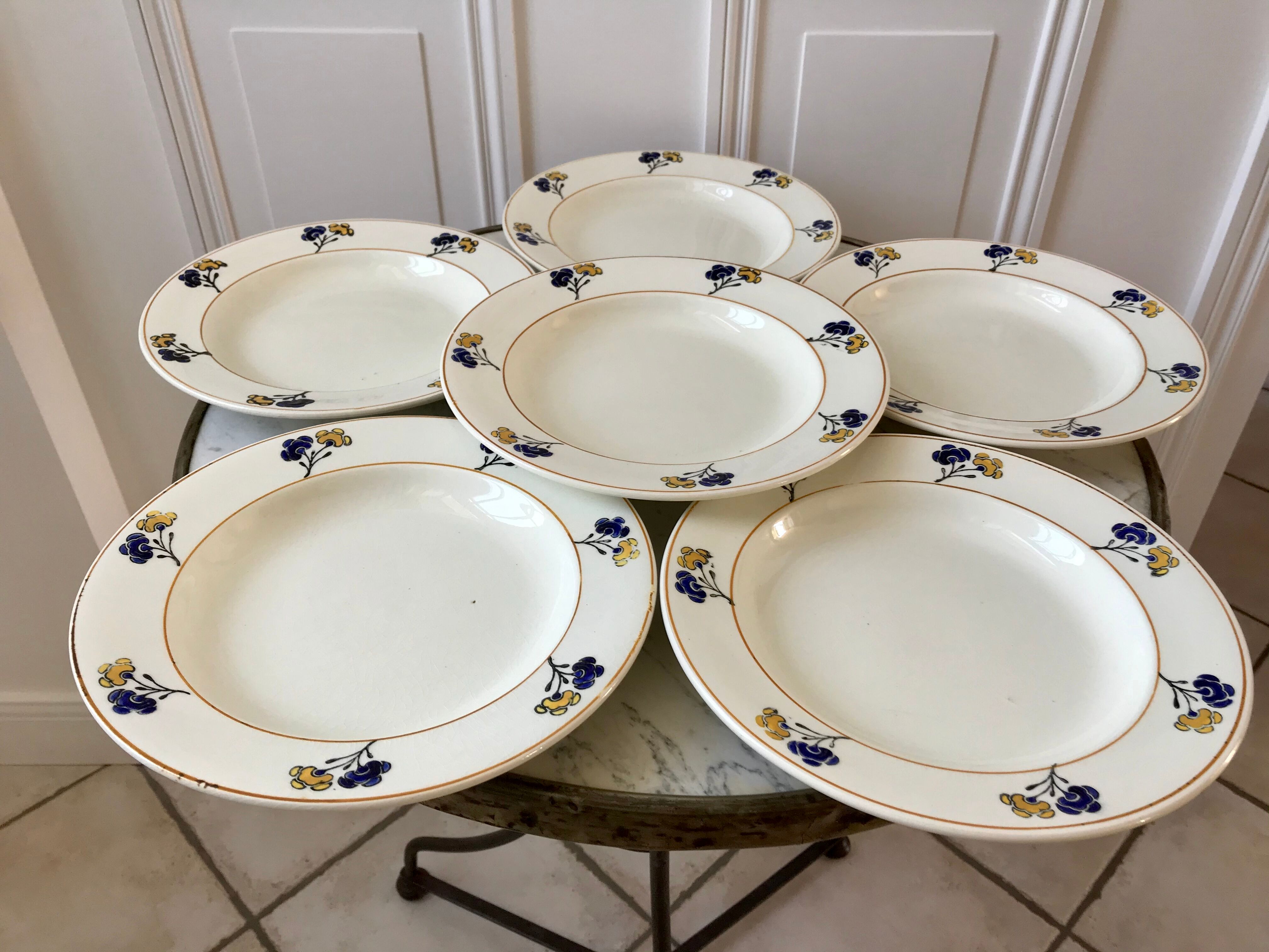 Lot de 6 assiettes creuses Terre de Fer modèle "Roméo" début XXème