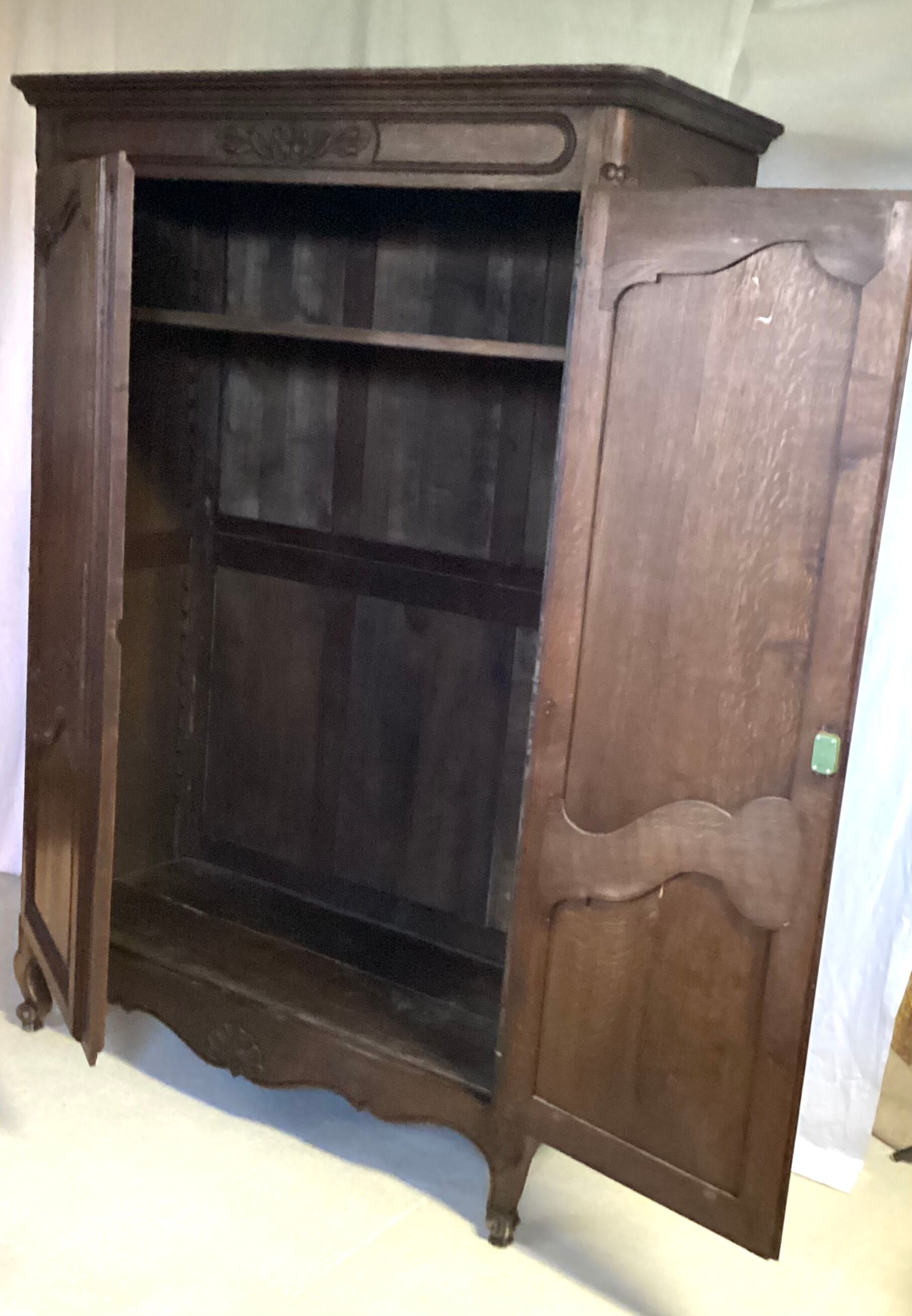 Armoire penderie en chêne vers les années 1950-1960