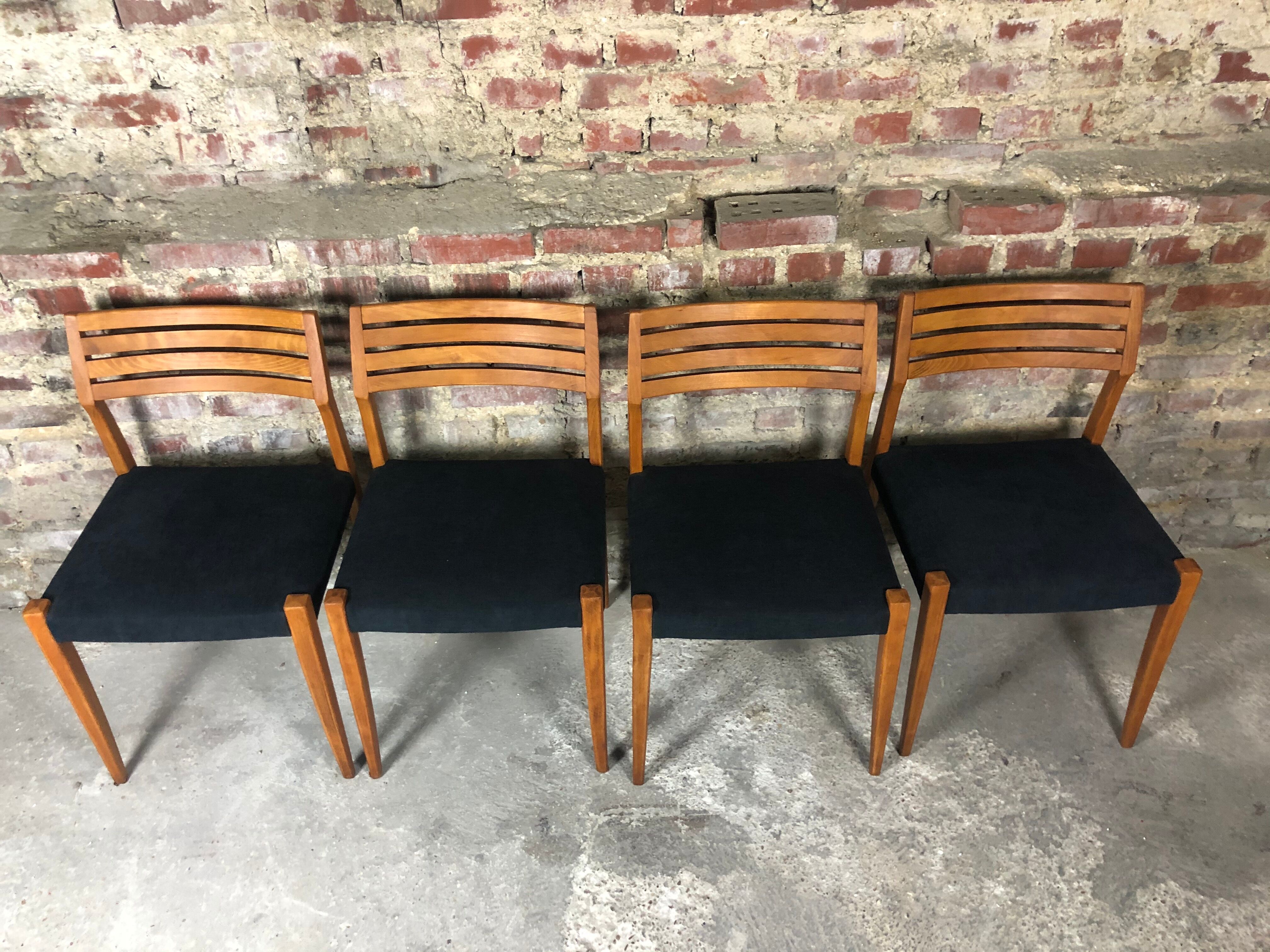 Suite of 4 Scandinavian teak chairs with anthracite grey velvet top 1960