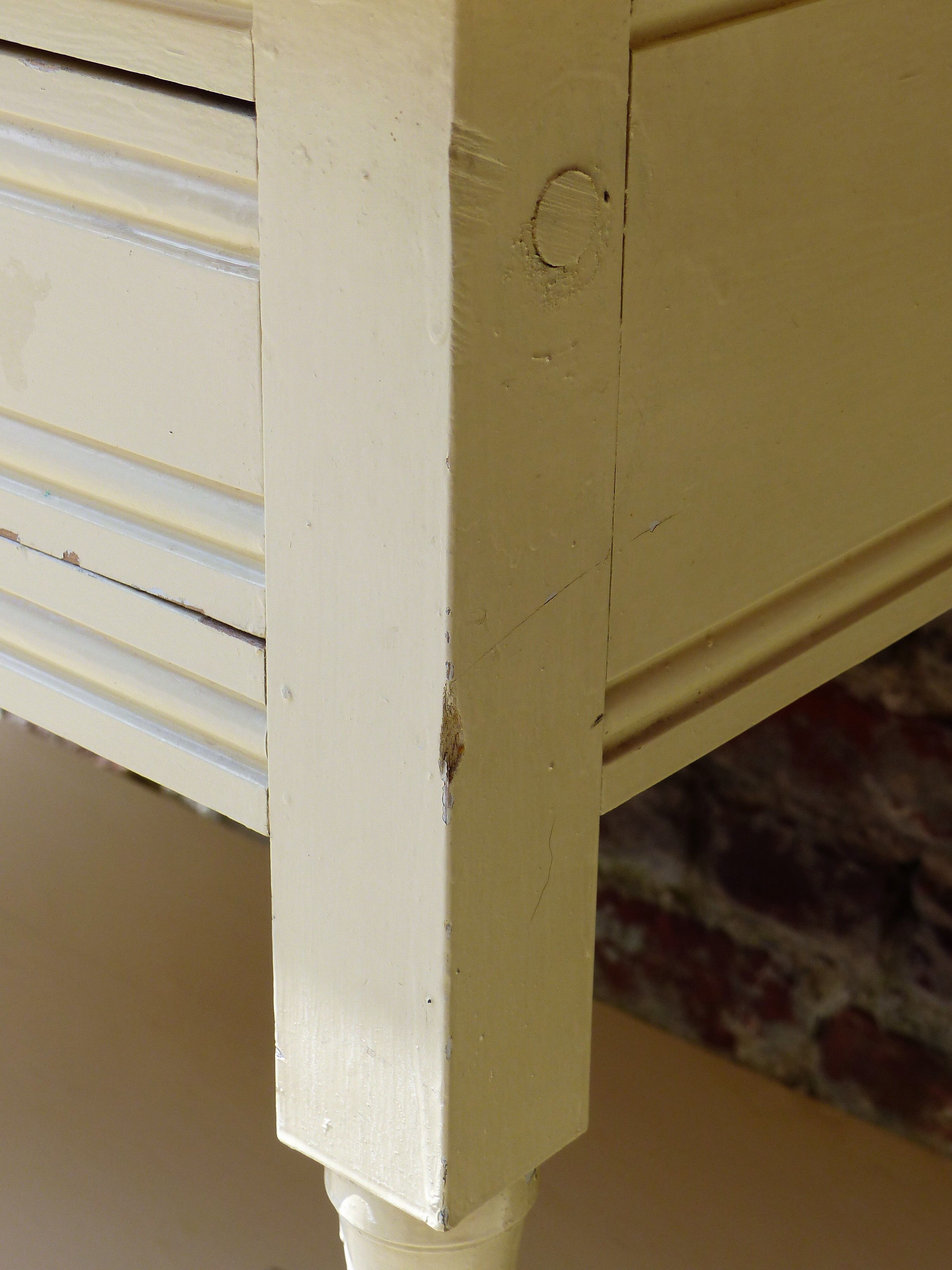 Dressing table toilet