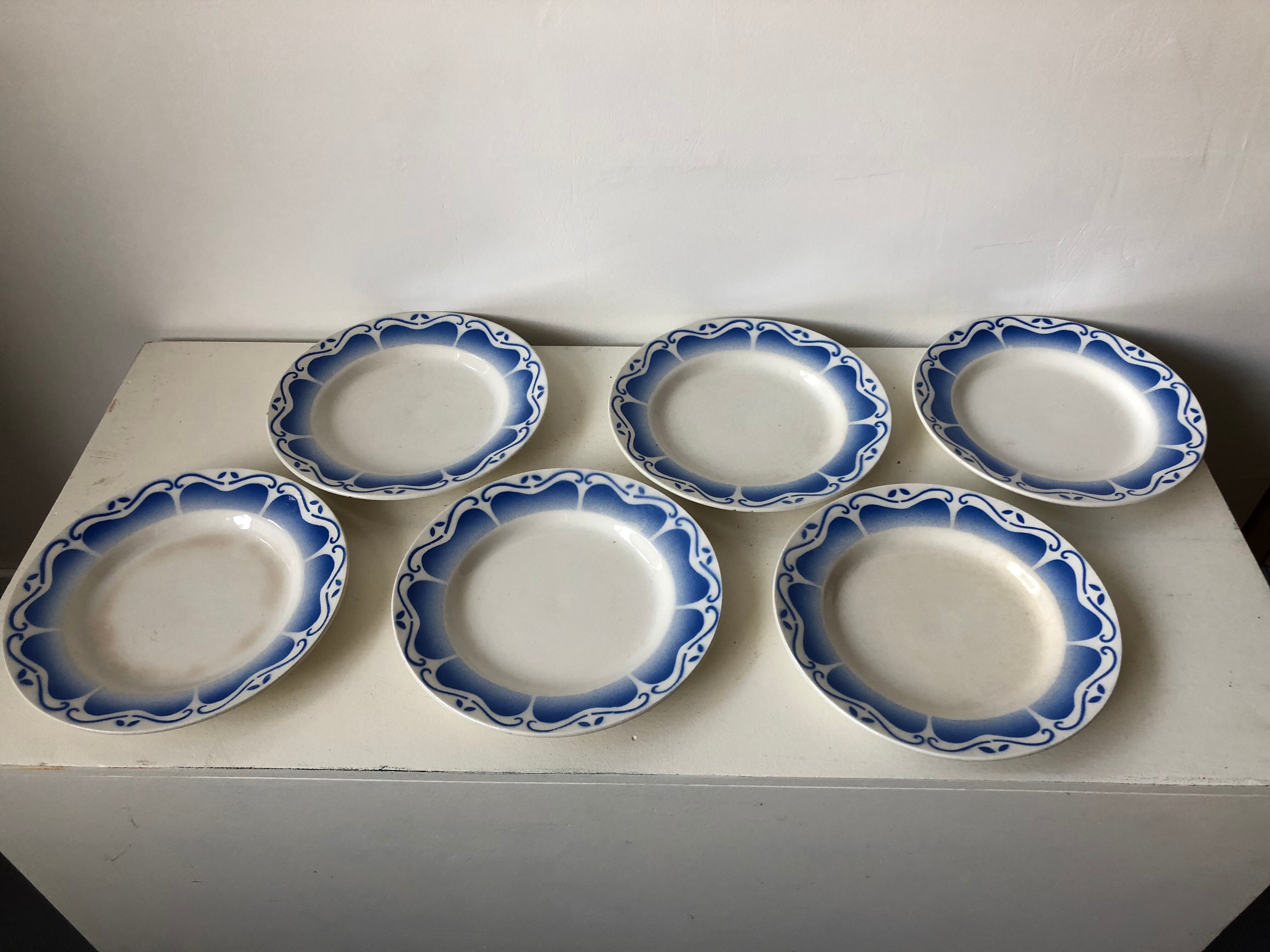 Set of 6 vintage dessert plates