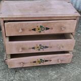 Commode de poupée