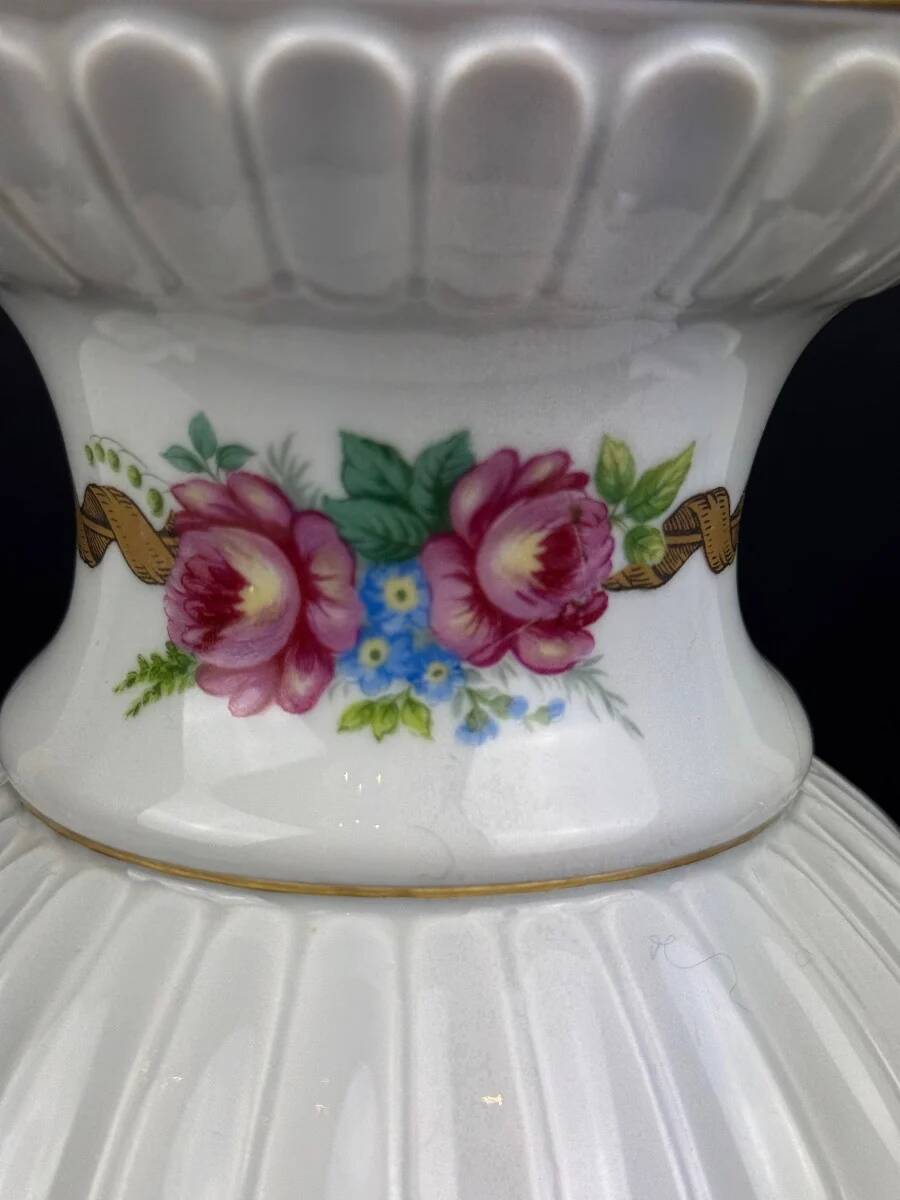 Raynaud Limoges lamp base in porcelain, paradise birds
