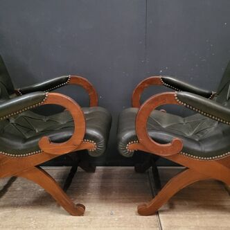 Pair of English Chesterfield armchairs in leather and solid wood