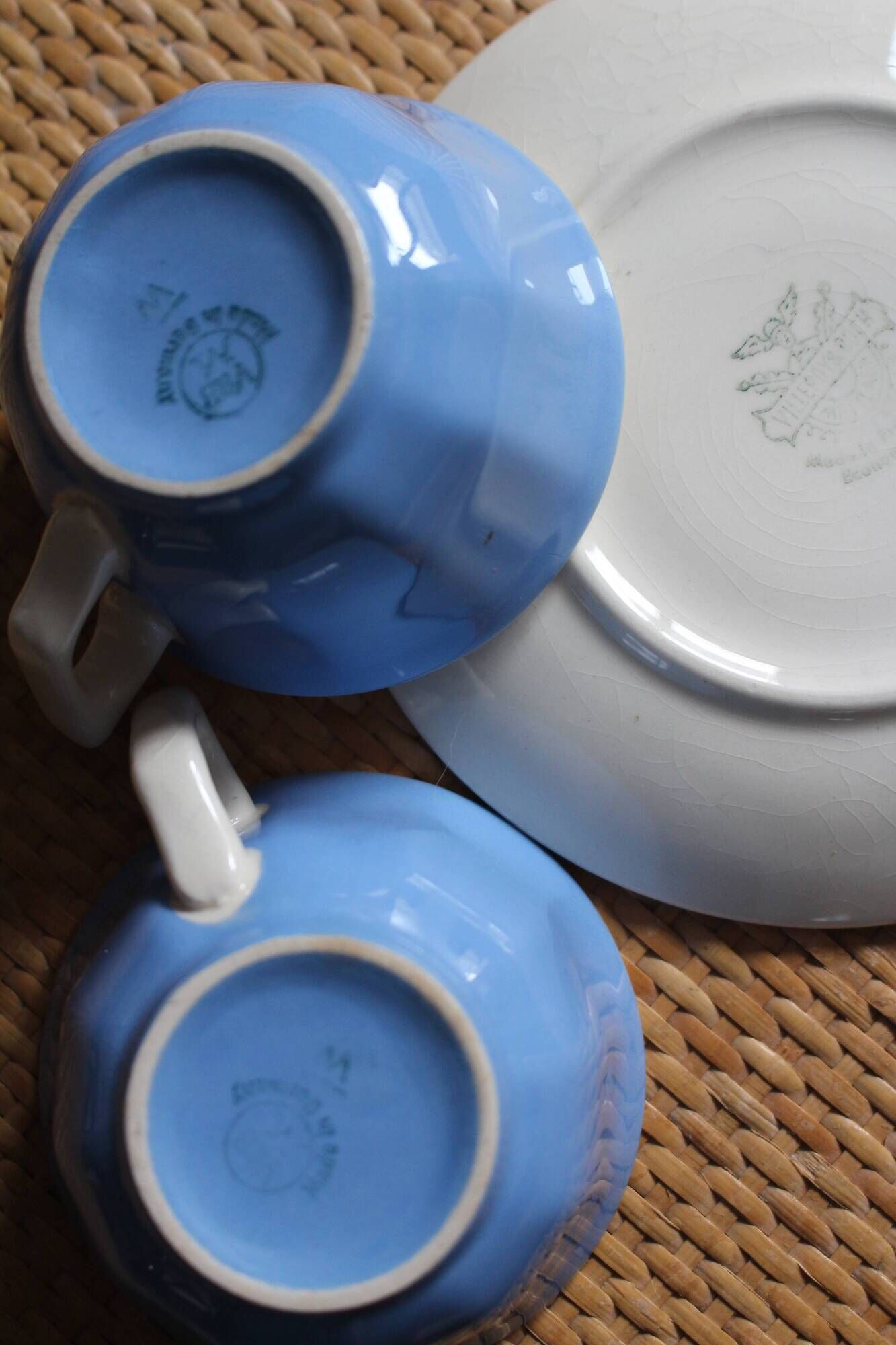 A set of 2 coffee cups + 1 blue saucer from Villeroy Boch
