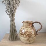 Sandstone pitcher