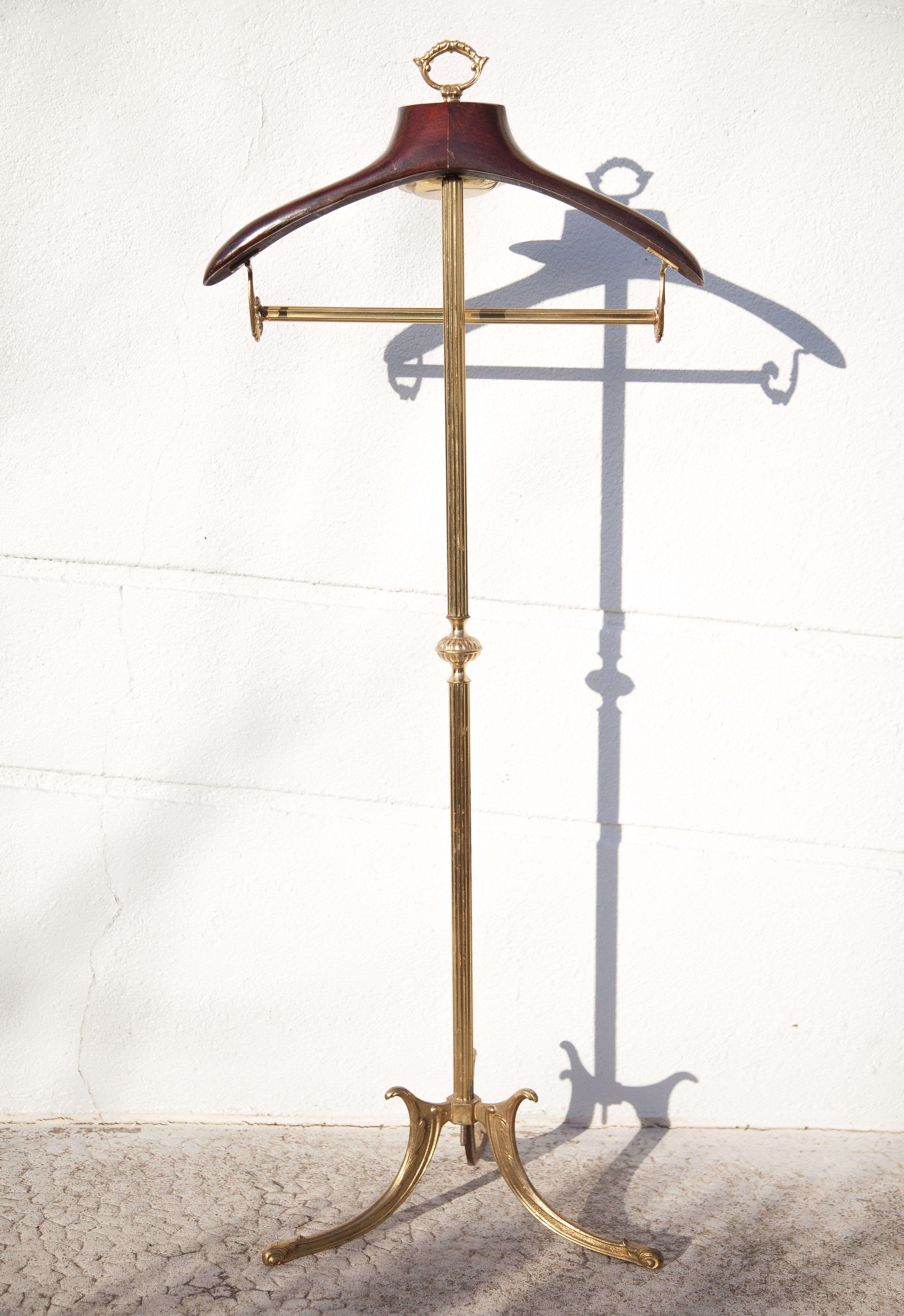 Vintage valet