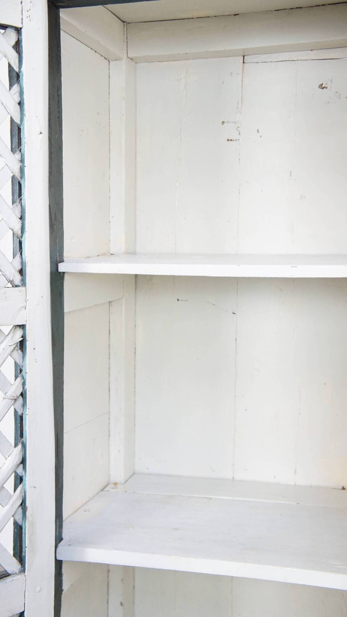 Armoire, buffet espagnol en bois vert et peintures Art populaire, XVIIIe siècle