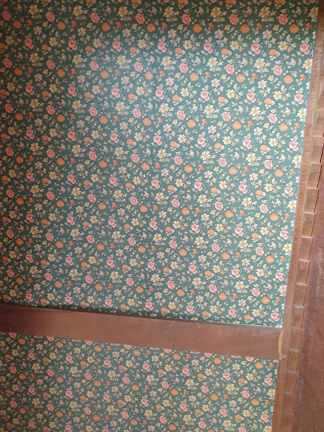 Small wardrobe - clothes rail