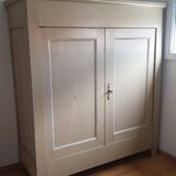 Low linen cabinet