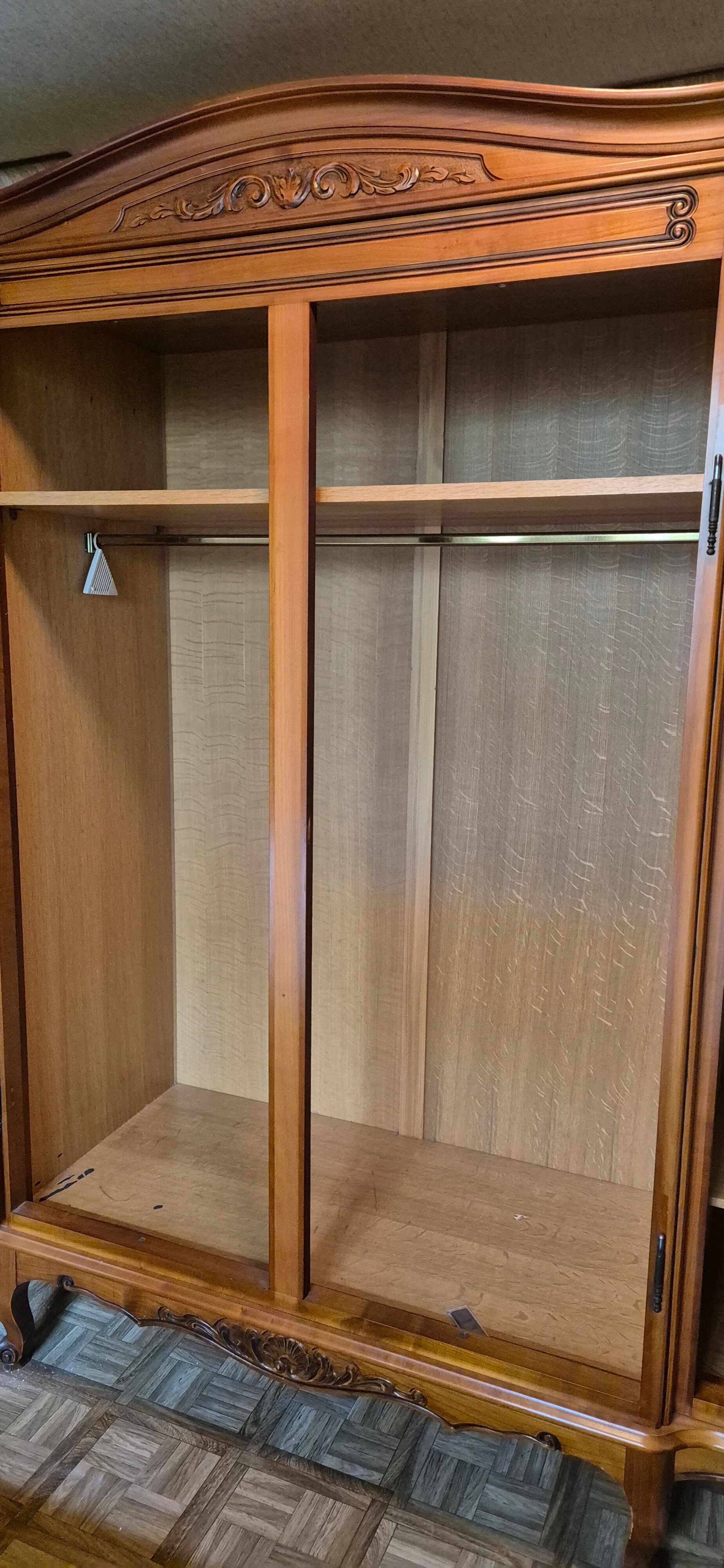 Wardrobe with 4 doors