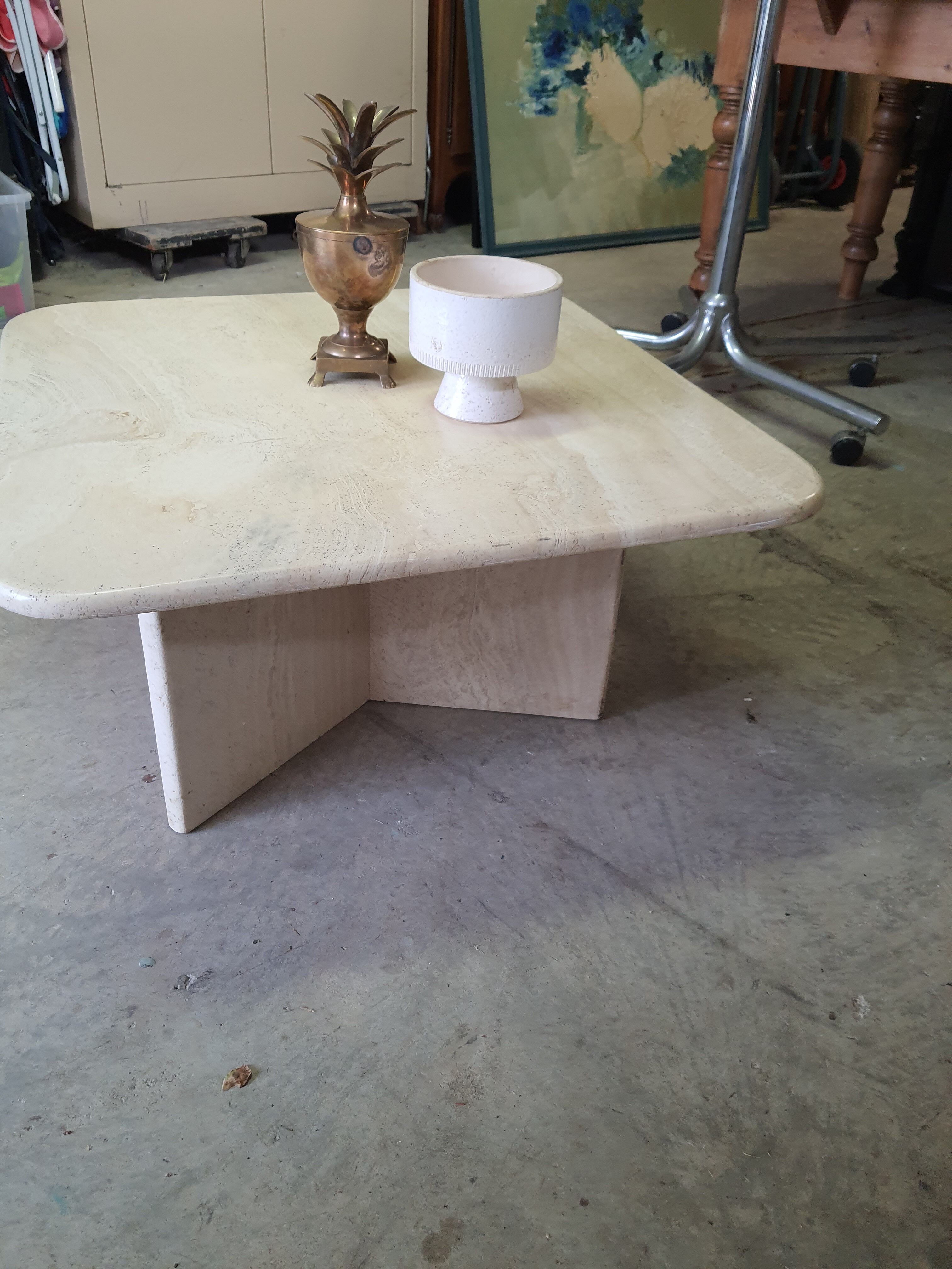 Coffee table in travertine Roche bobois