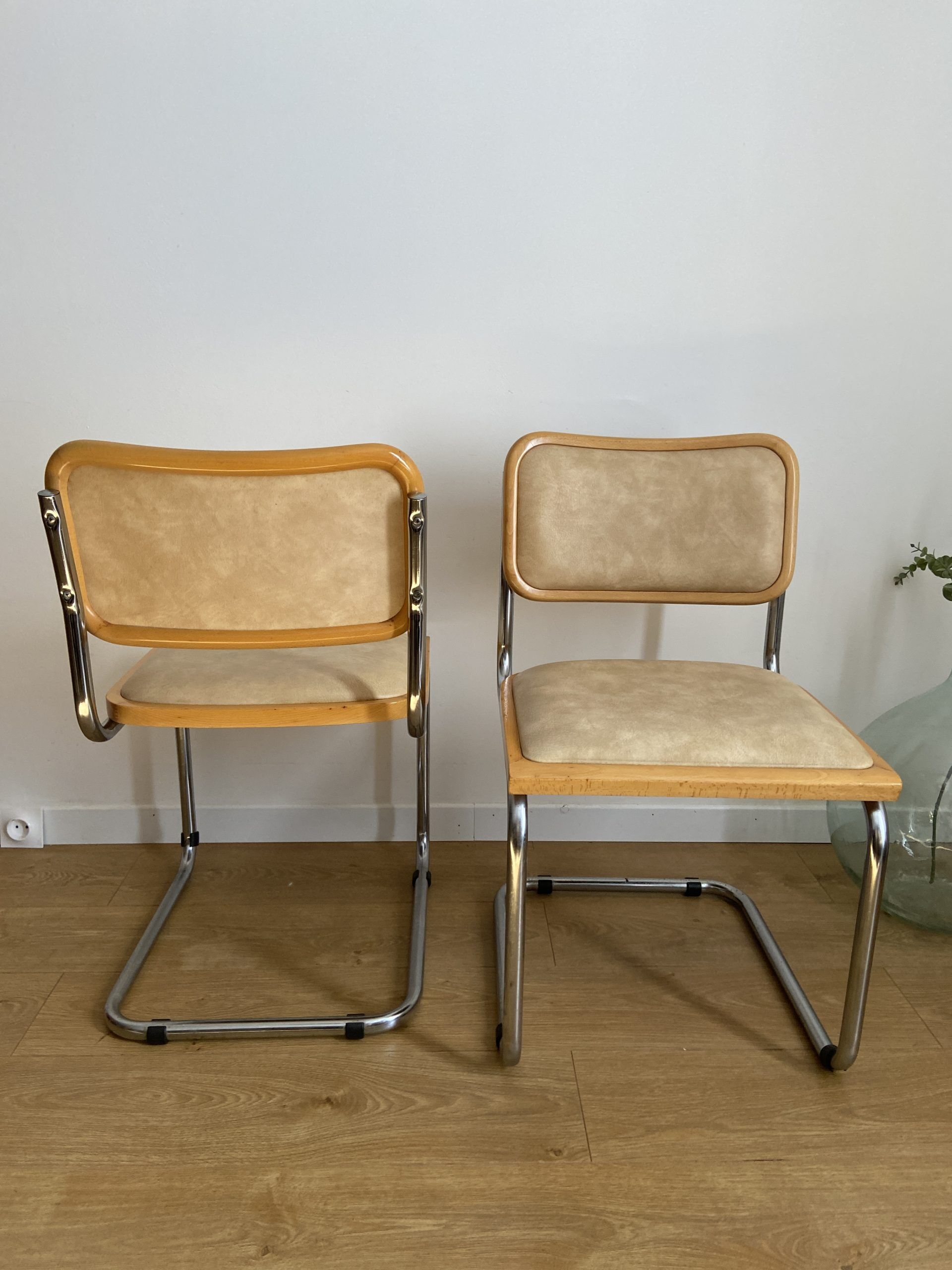 Pair of in beige skaï chairs