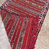 Tapis berbère marocain tissé à la main 100% laine biologique provenant