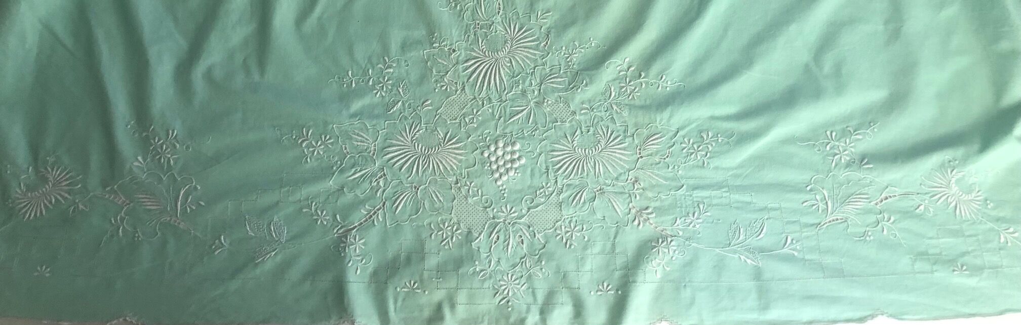 Old sheet and its 2 embroidered taies
