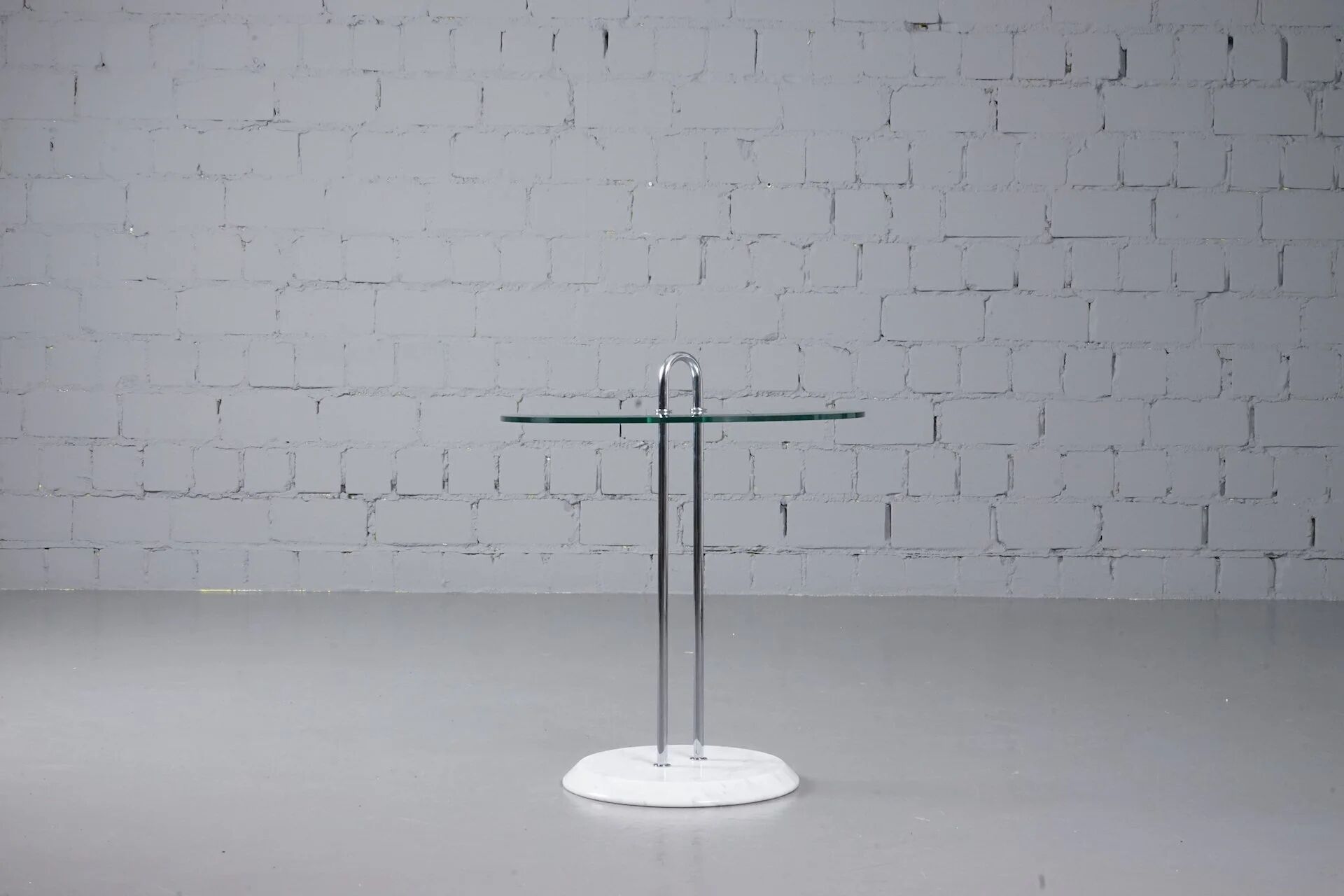 Table d'appoint par Vico Magistretti pour Cattelan