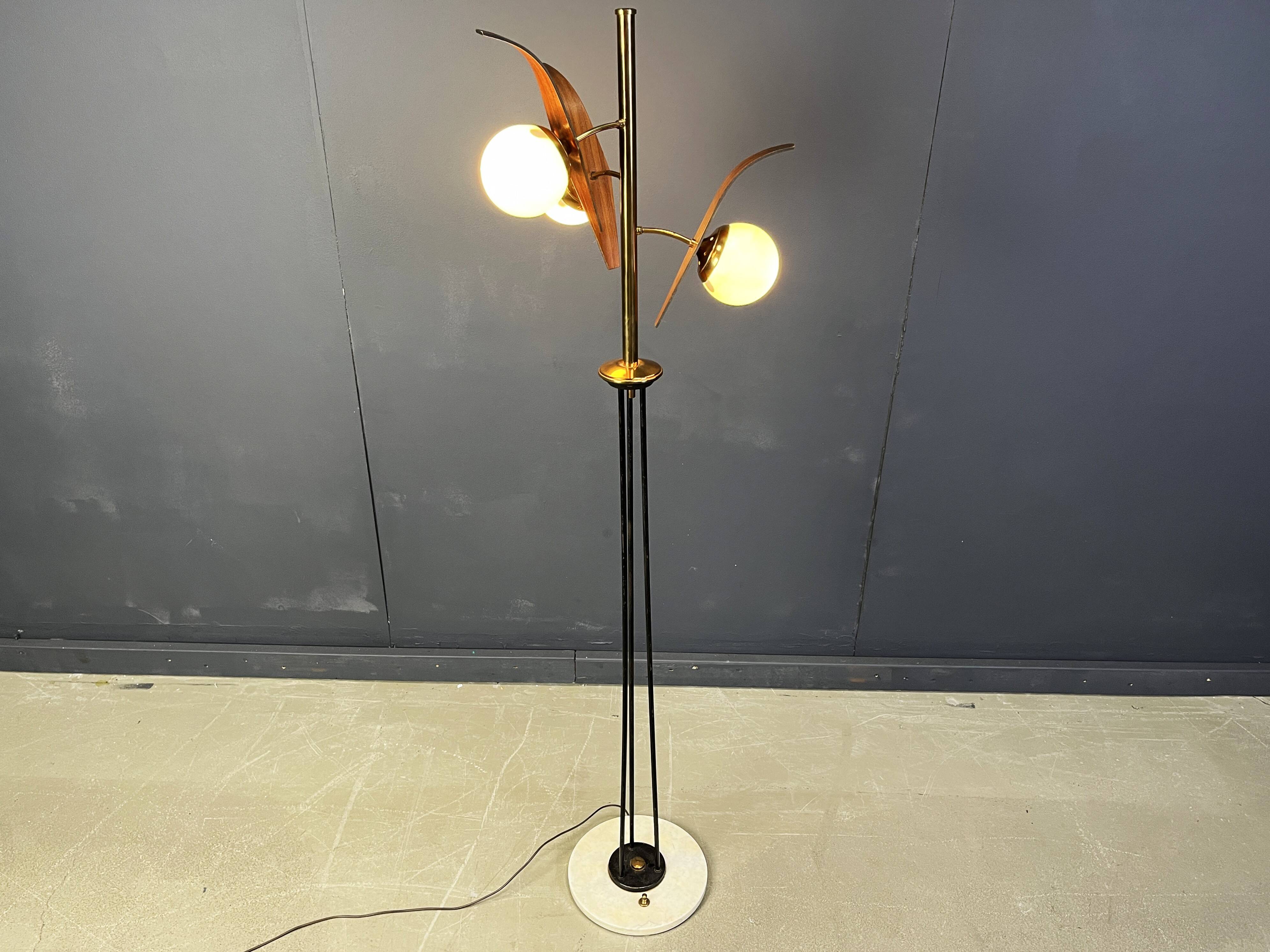 Mid century italian floor lamp attr. to Stilnovo, 1950s