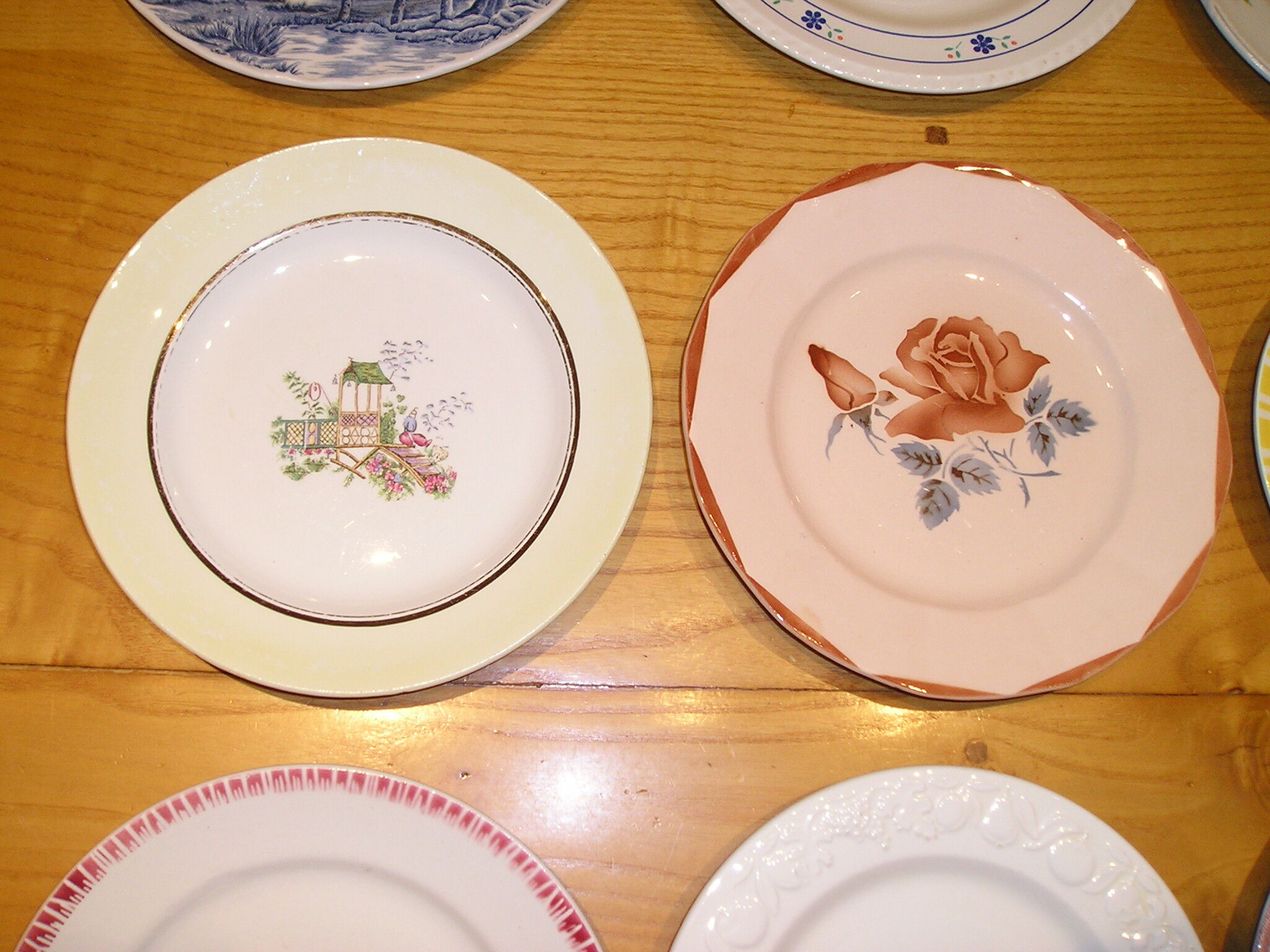 Set of 12 different flat plates