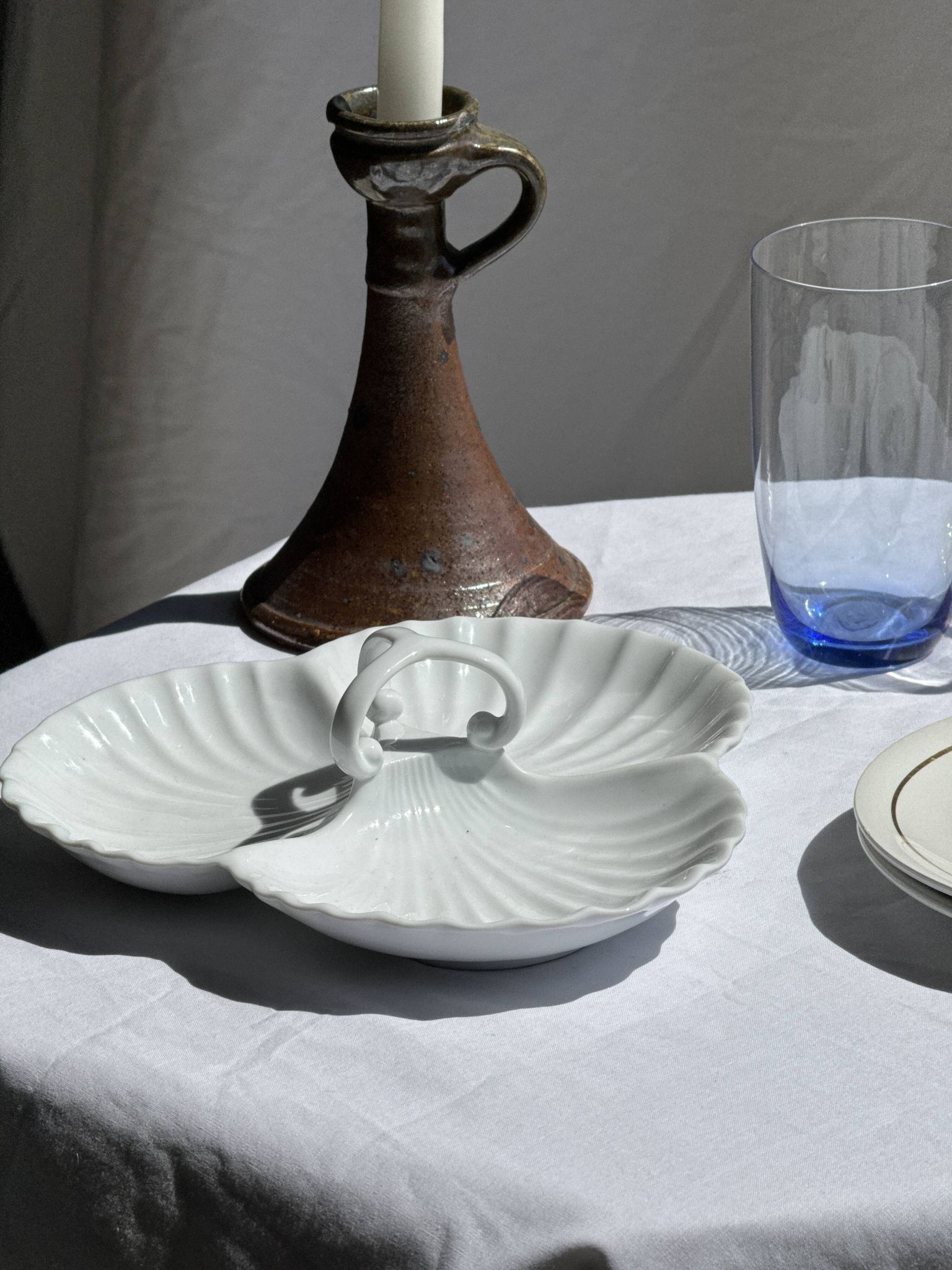 Vintage serving dish in white porcelain with shells MP Samie D26 H4