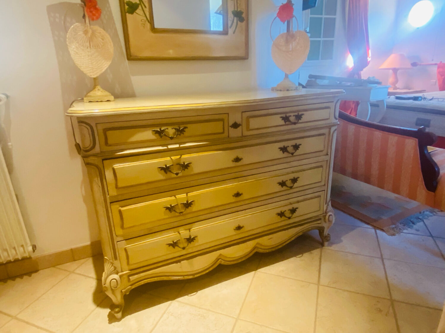 Antique chest of drawers