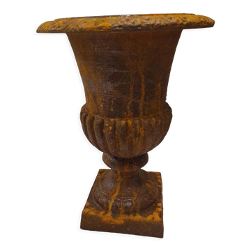 Vase médicis en fonte