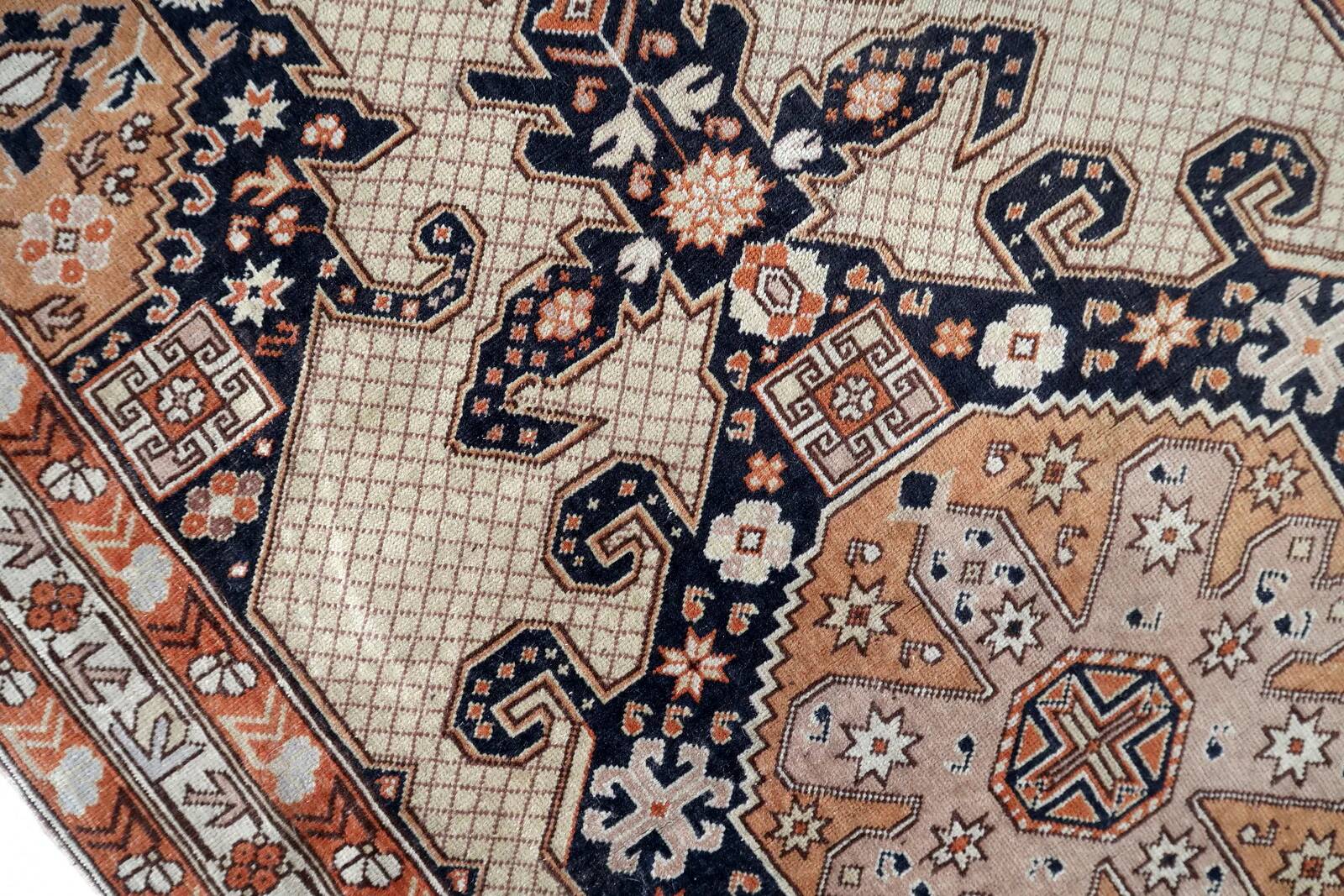 Handmade vintage Turkish Sivas rug 3.8' x 6.3' (118cm x 194cm) 1950s
