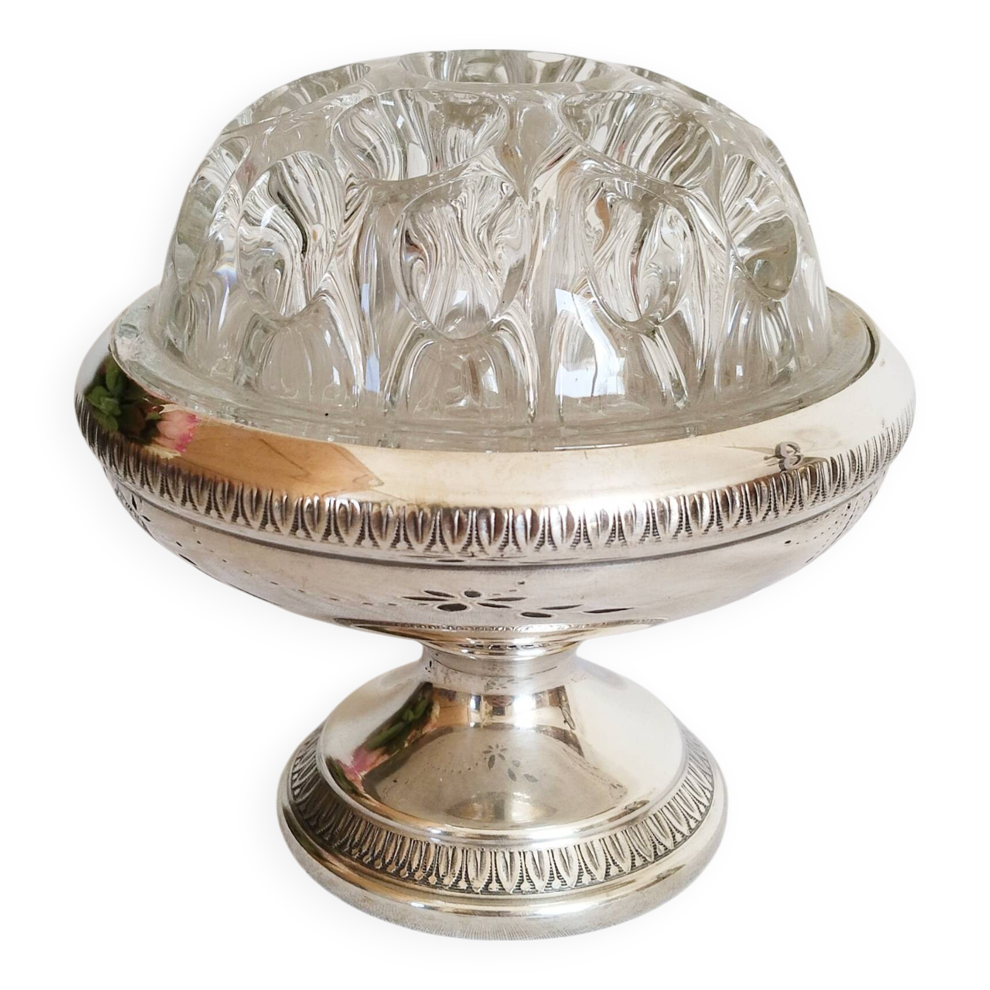 Pique fleurs à piedouche en métal argenté et verre , grenouille