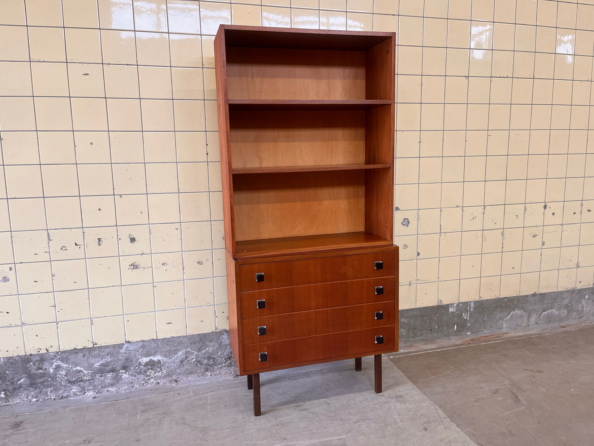 Vintage bookcase by Combineurop